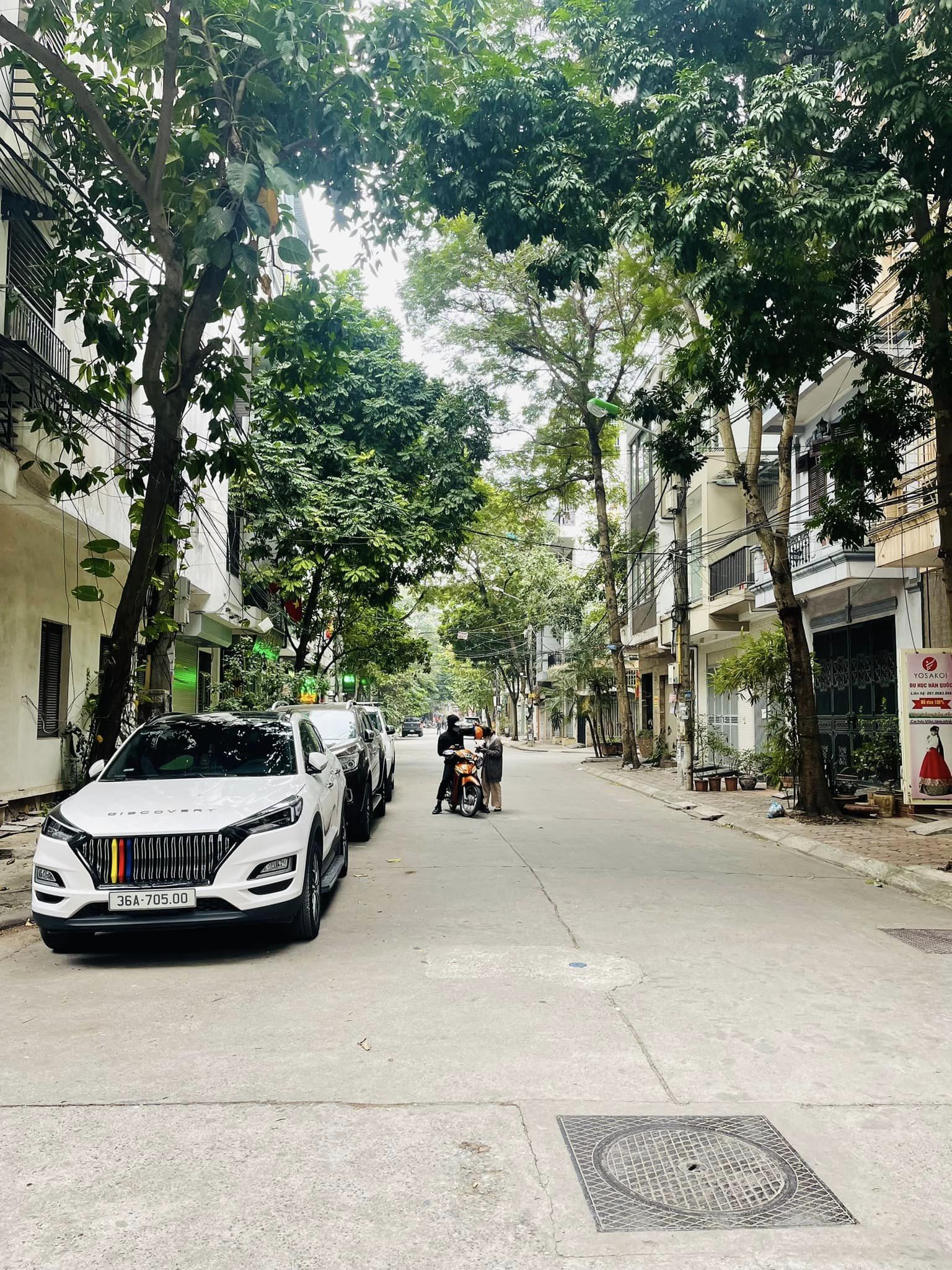 Xuân La Tây Hồ 115m 7 tầng MT17m Lô Góc Thang máy Vỉa hè Ô TÔ Kinh doanh.