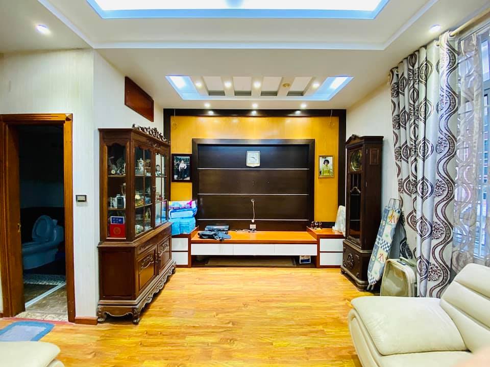 NHỈNH 6 TỶ - MẶT PHỐ - KINH DOANH - Ô TÔ VÀO NHÀ