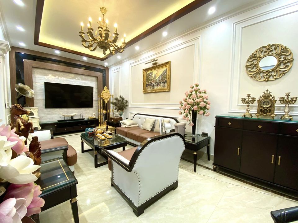 Bán nhà khu vực Hoàn Kiếm 6 tầng, mặt tiền 9m siêu khủng