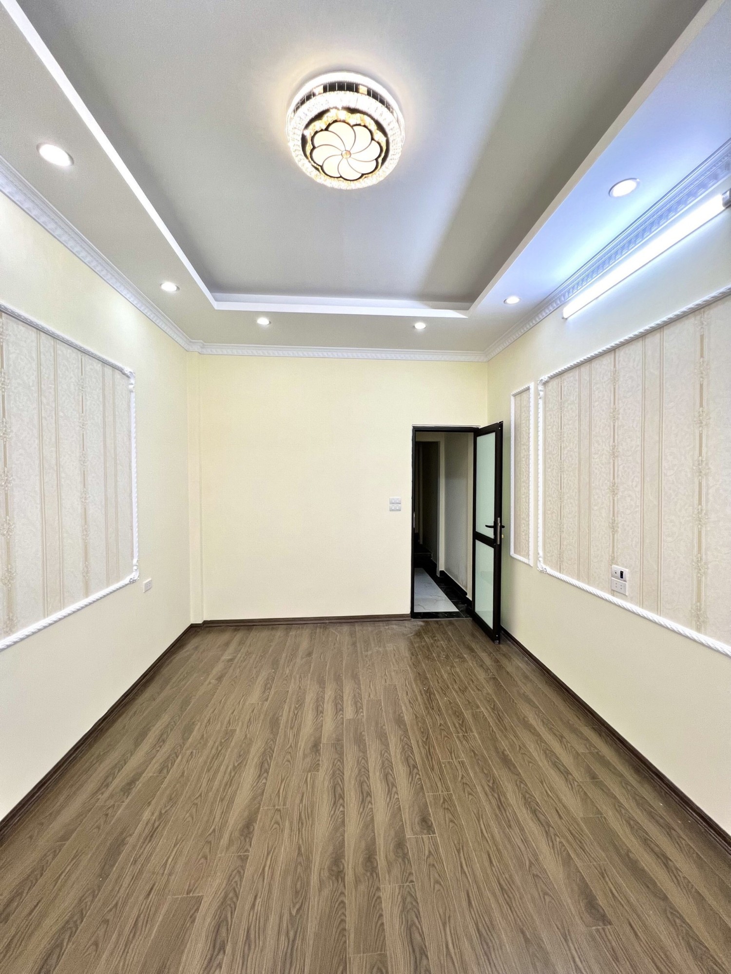 Bán gấp nhà ngõ Trung Phụng, ở ngay, dt 30mx4t, mt 3.3, chỉ 3.2 tỷ