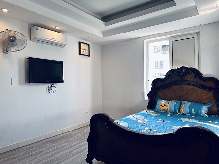 Cho thuê căn hộ studio đầy đủ đồ tại mặt phố Bà Triệu