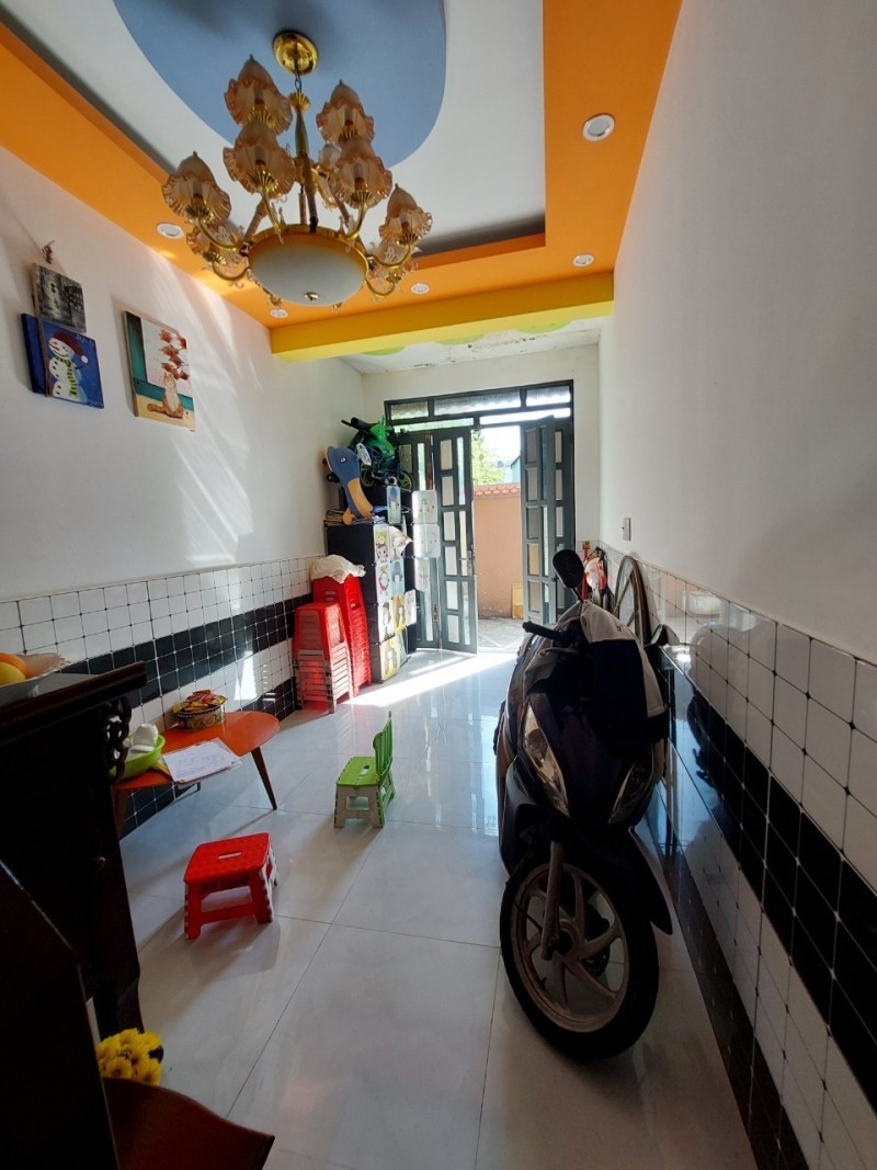 NHÀ XINH, ĐÚC ĐẸP KIÊN CỐ, GIA CHỦ TẶNG NỘI THẤT.