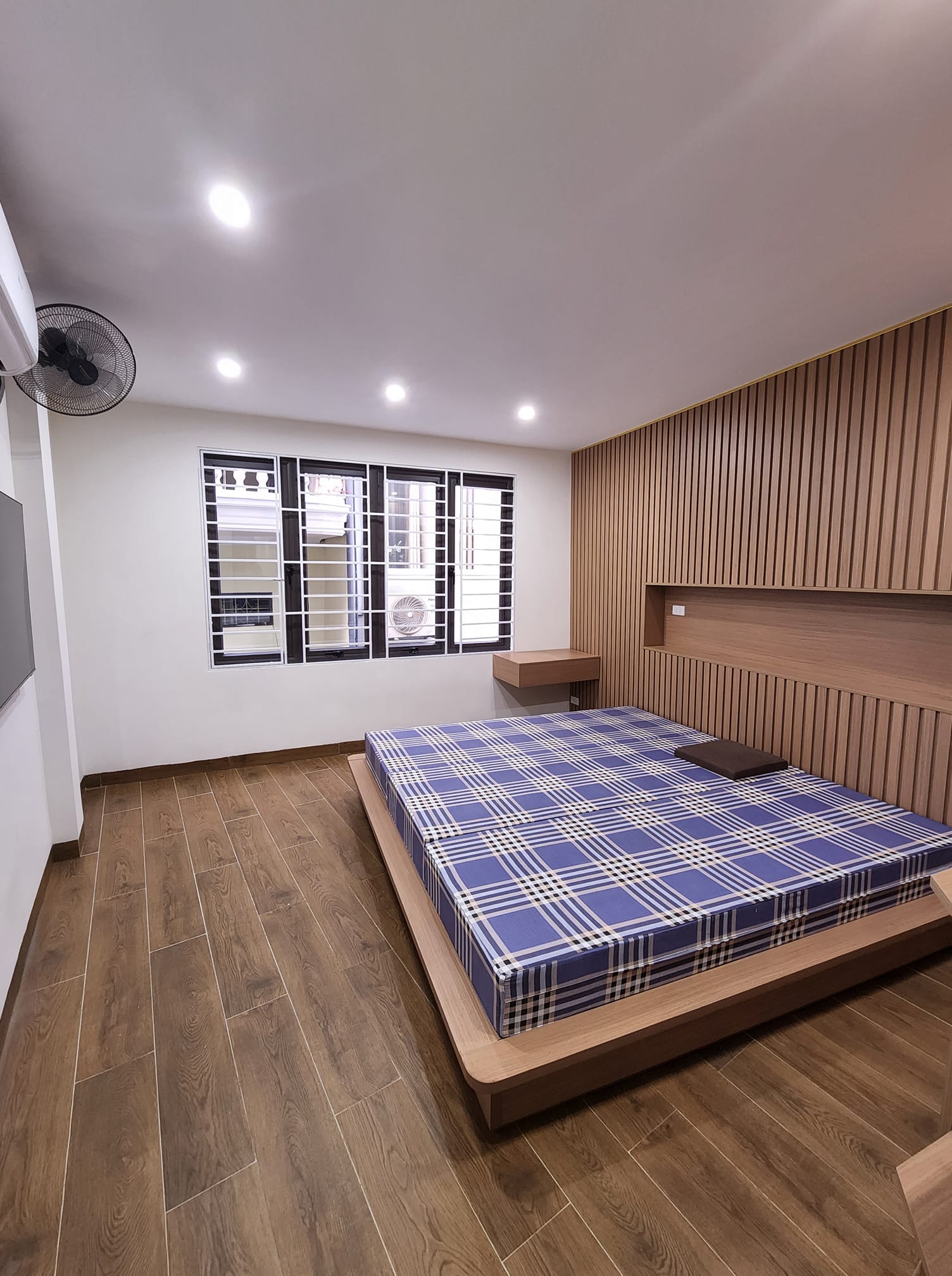 Bán nhà Văn Cao, Ba Đình 30M Ra Phố 40M2X4 Tầng, giá 5 Tỷ2