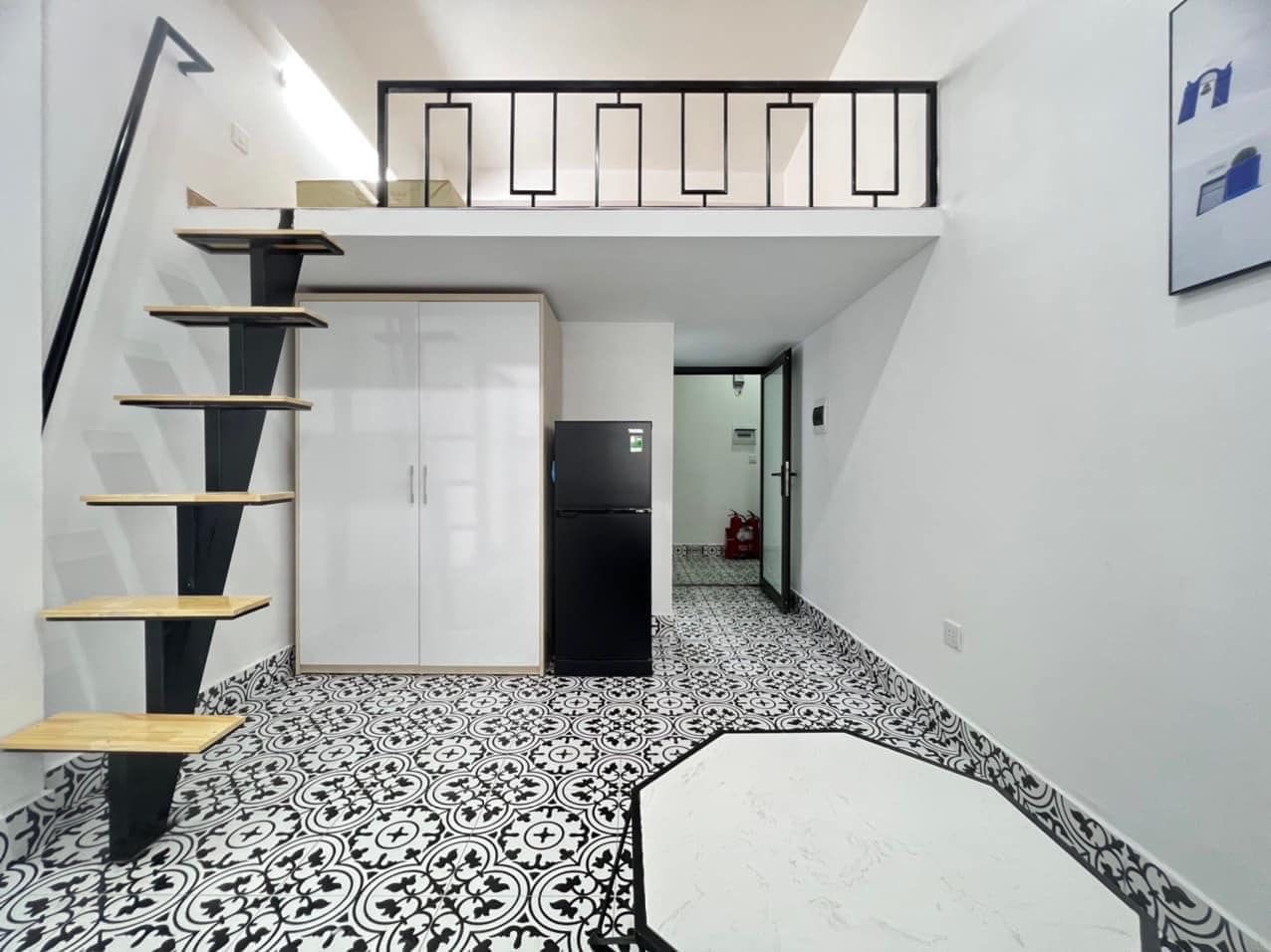 Bán tòa nhà chung cư mini 6 tầng thang máy Lạc Long Quân, TH, 60m, 9 phòng , DT 50 triệu 1 tháng, giá 8 tỷ 900 triệu.