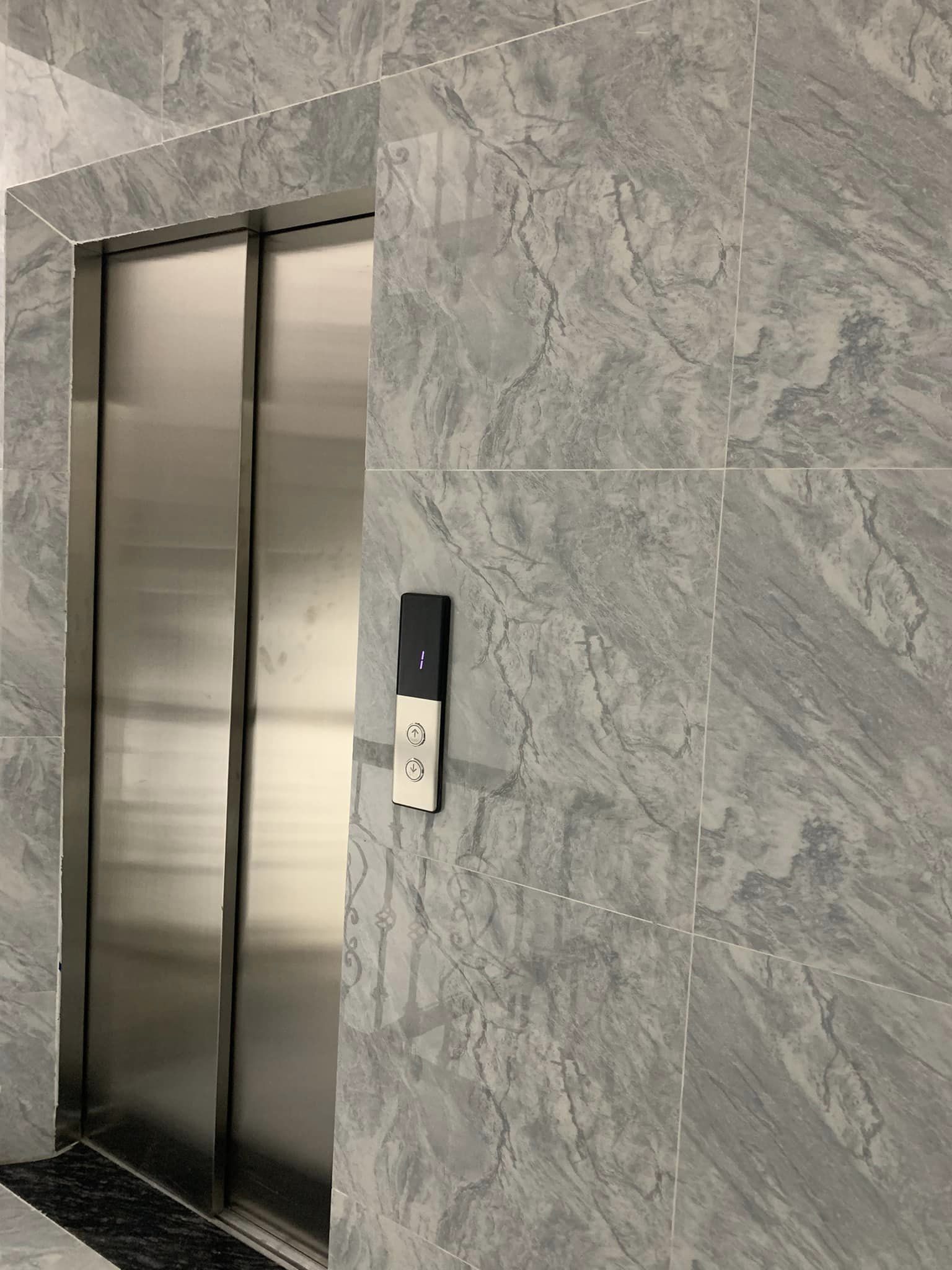 Bán nhà siêu đẹp Lạc Long Quân, Cầu Giấy 40m, 6 tầng thang máy, nhà đẹp ở luôn, giá 7 Tỷ.