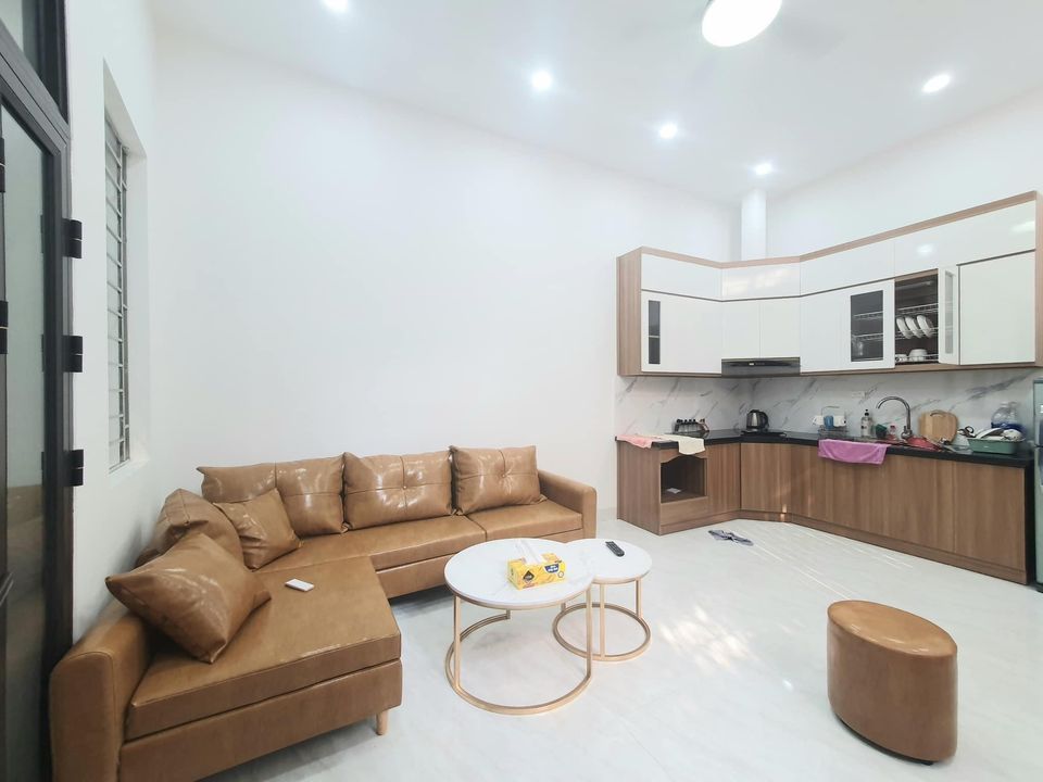 Bán nhà Phố Trích Sài DT 40m2 x 5T MT 4,1m, ô tô vào nhà, view Hồ Tây giá 6,4 tỷ có TL