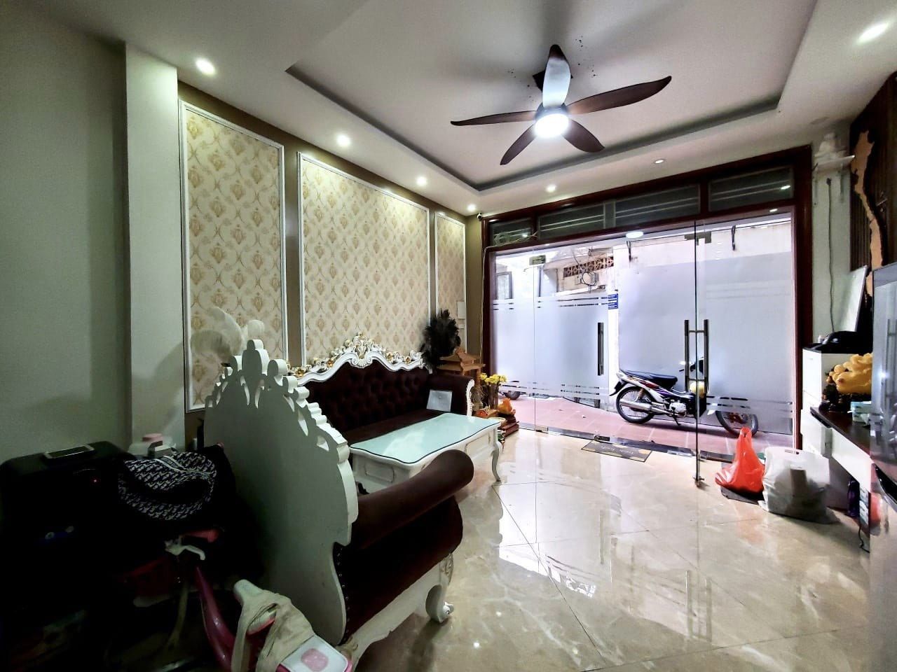 Bán nhà Đội Cấn, Ba Đình 60m,4T, MT5m, lô góc, 3 thoáng, nở hậu, giá 6 tỷ 8.