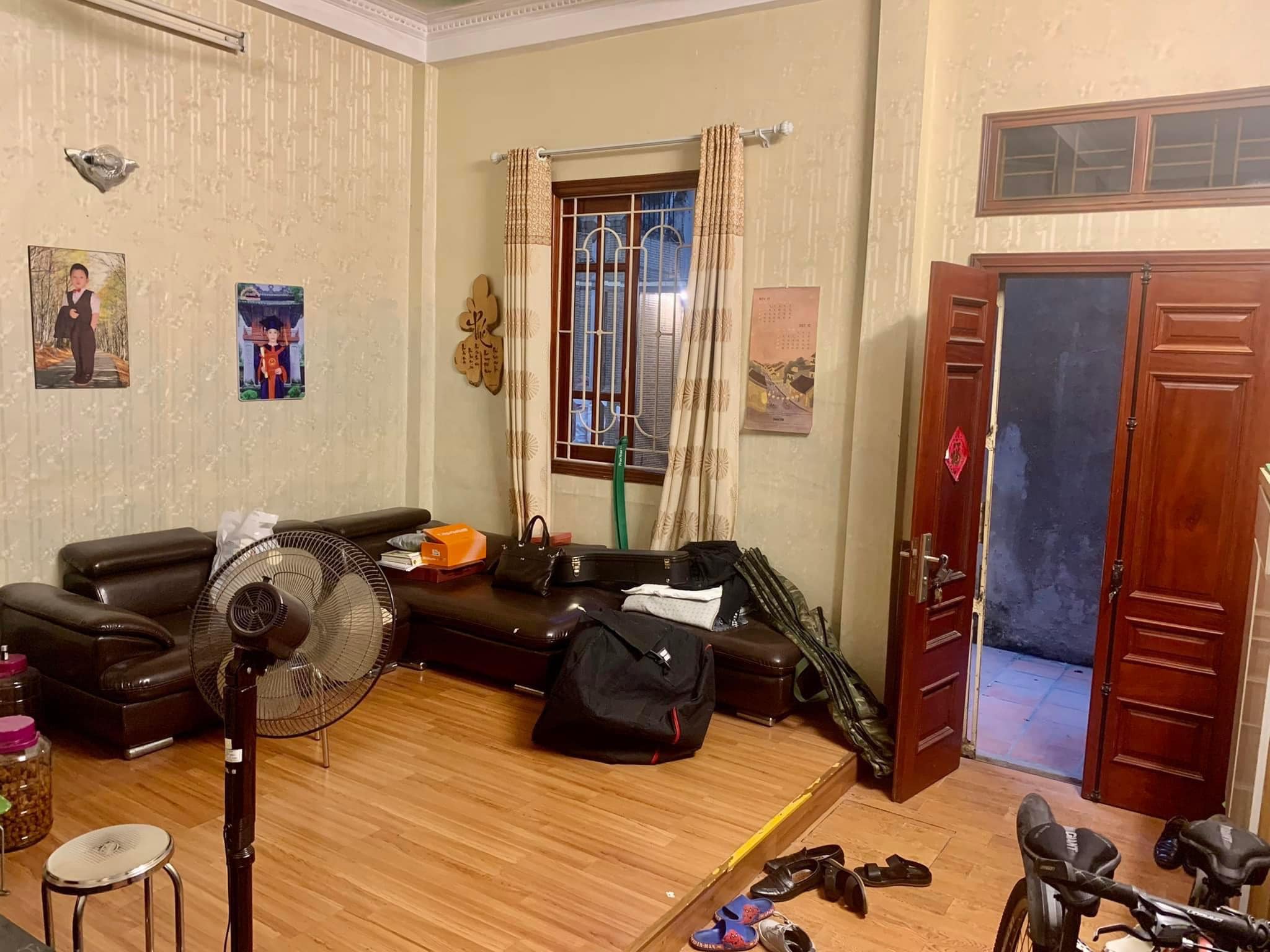 Bán nhà siêu đẹp, Văn Cao, Ba Đình, lô góc, 3 thoáng, 35m, giá 3tỷ.