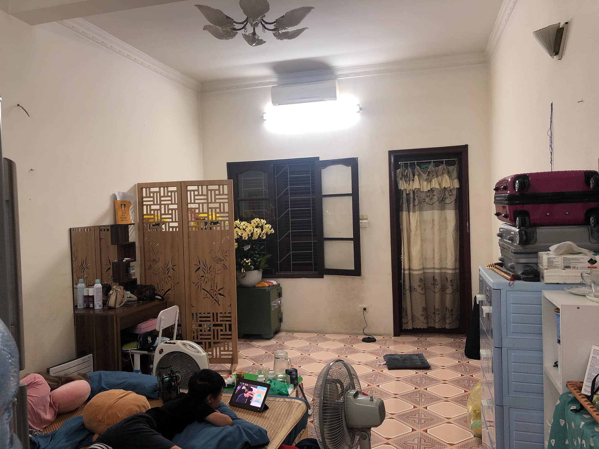 Bán nhà phân lô Nguyễn Chí Thanh, ô tô vào nhà, 40m, 4 tầng, giá 9 tỷ 500 triệu.