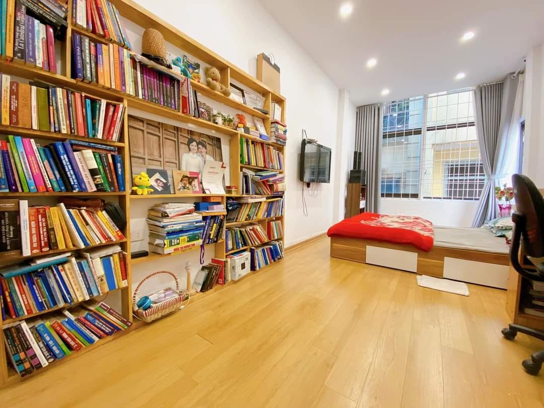 Bán nhà siêu đẹp Chùa Láng, Đống Đa 30m, 5T, ô tô đỗ, giá 4 tỷ 7.