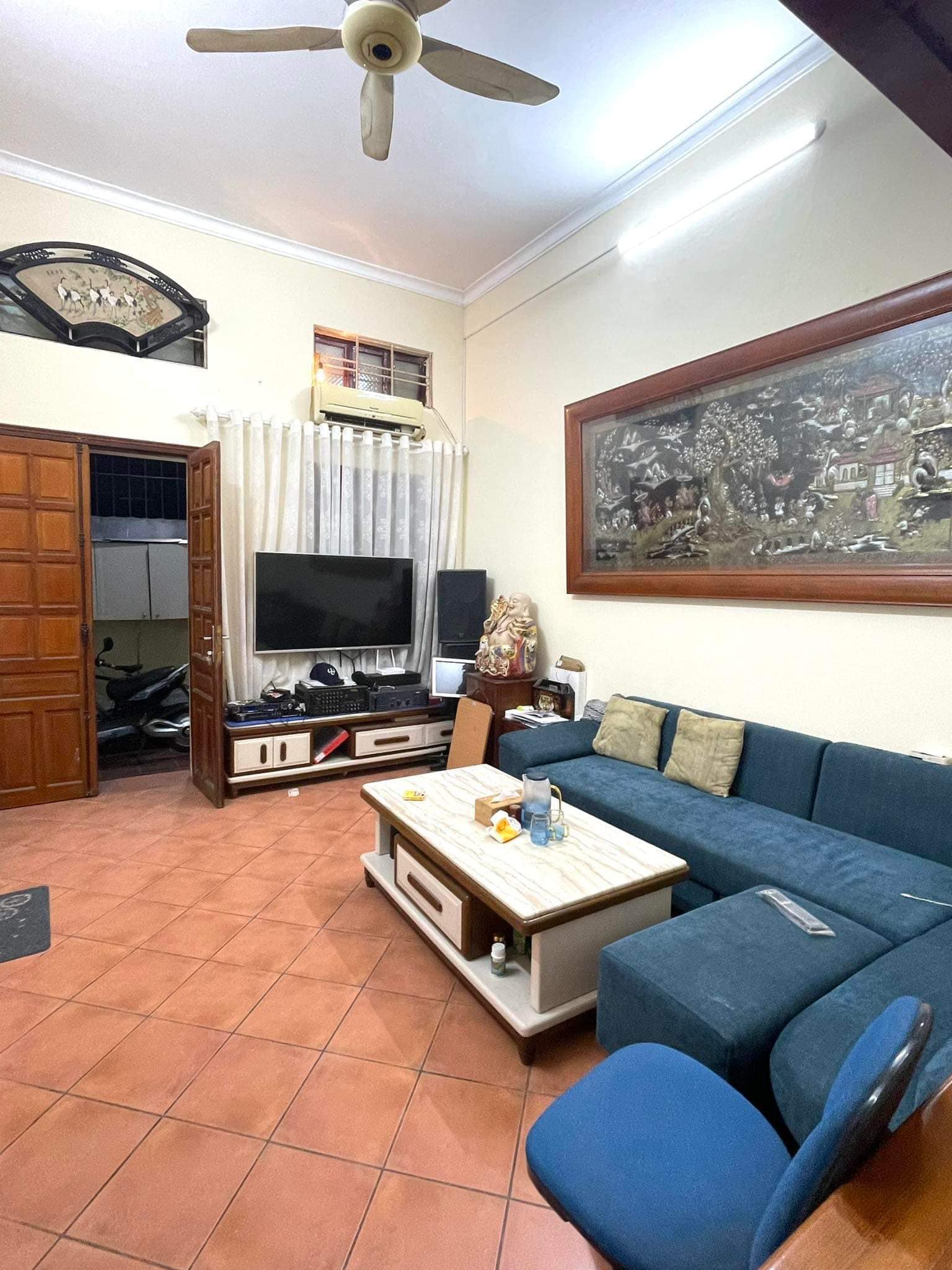 Bán nhà ngõ 105 Láng Hạ, Đống Đa, ngõ thông, ô tô qua nhà, 60 m, MT 4m, giá 7 tỷ 5.