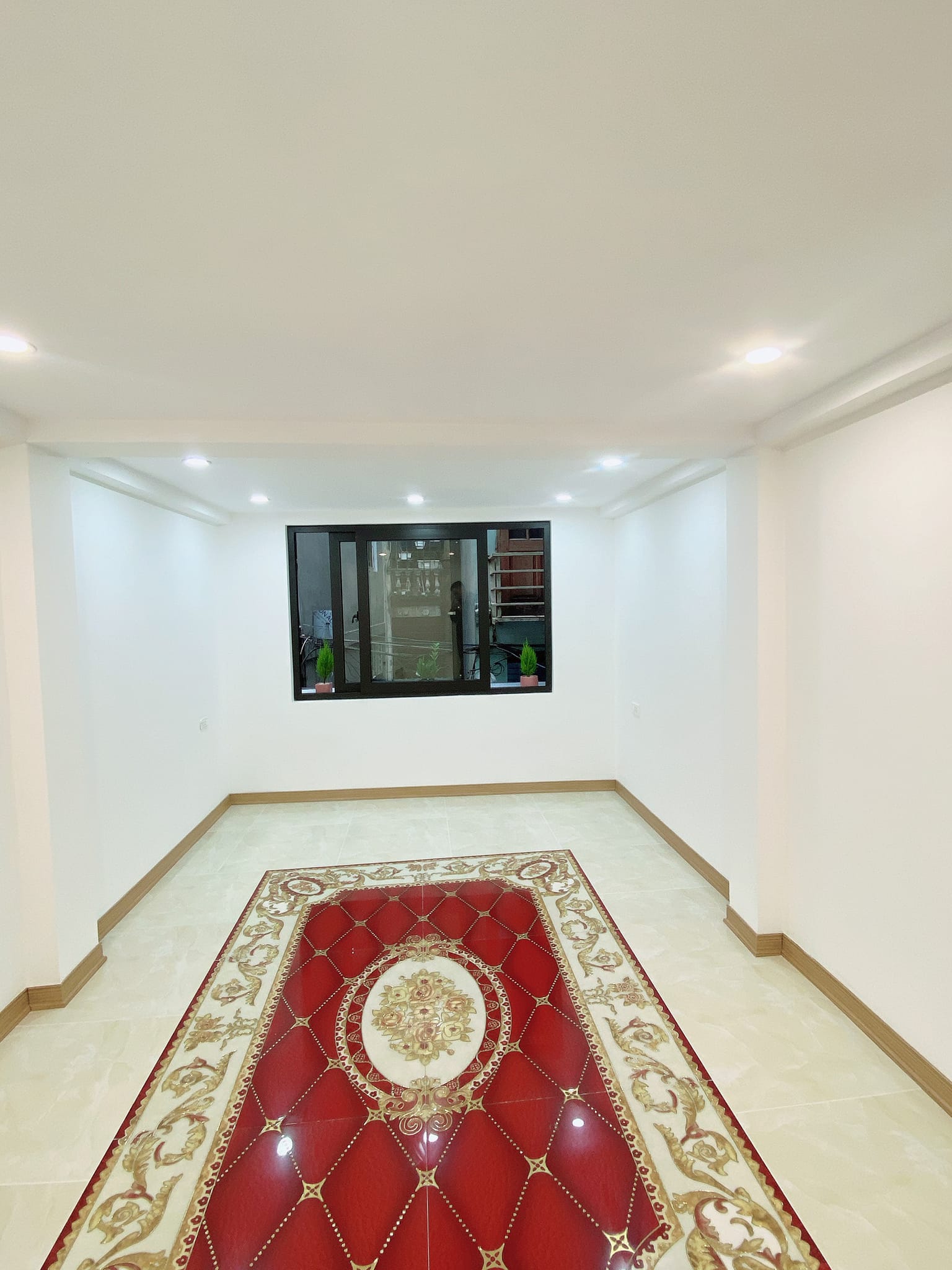 Bán nhà siêu đẹp Chùa Láng, Đống Đa, nhà đẹp ở luôn, 40 m, 4 tầng, giá 4 tỷ5.