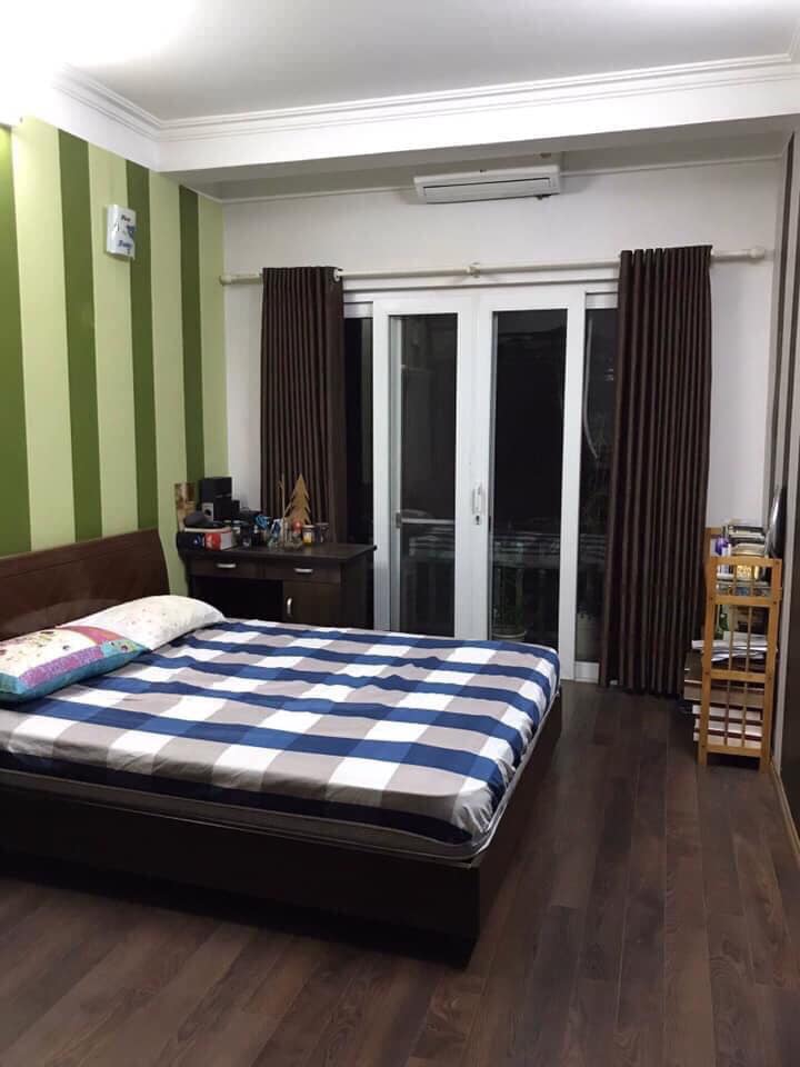 Bán nhà phân lô Hoàng Hoa Thám, Đội Cấn, Ba Đình 50m, 5 Tầng, giá 6 tỷ, nhà đẹp ở luôn.