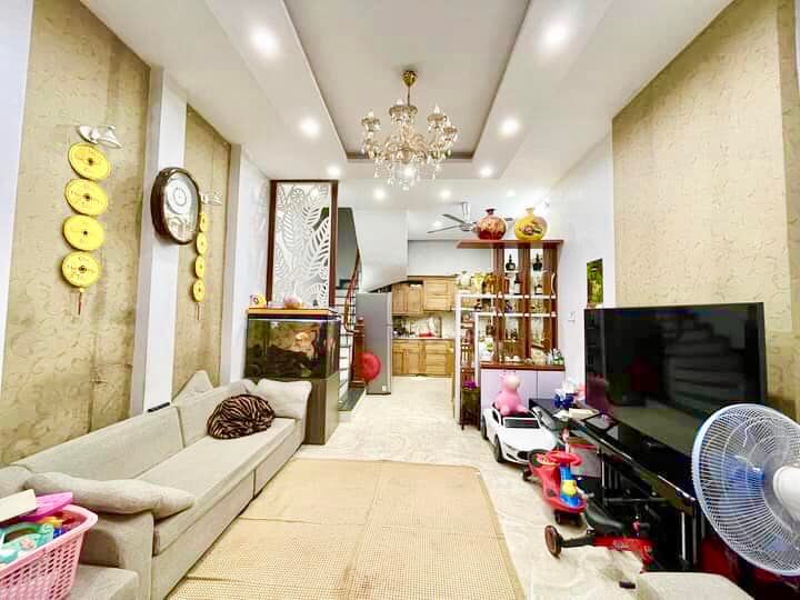 Cực hiếm Văn Cao - Ba Đình! Bán nhà Văn Cao, nhà mới, ở sướng, ngõ thông, 42m2, MT 4.8m, giá 5.3 tỷ