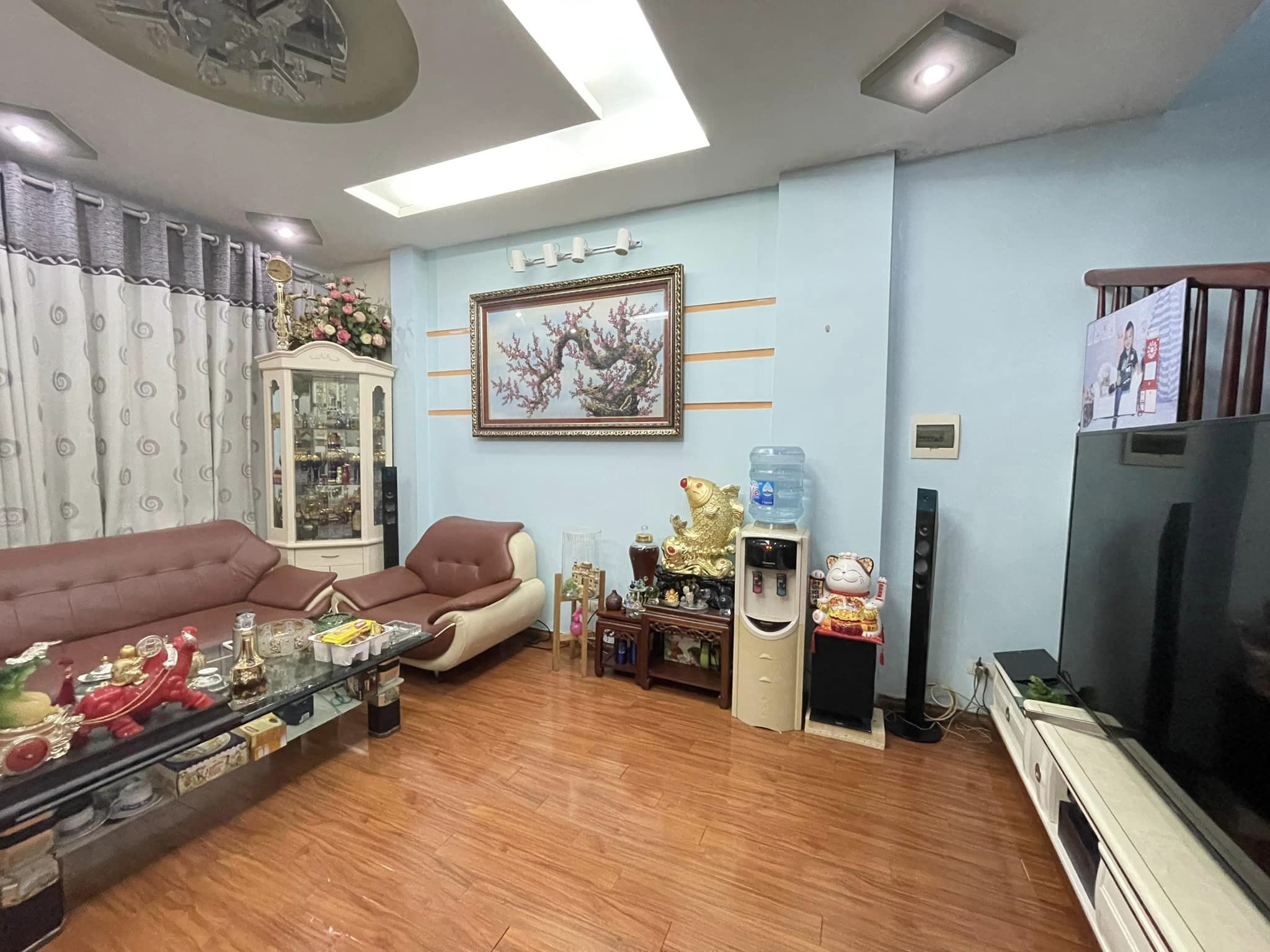 Bán nhà siêu đẹp Hoàng Cầu, Đống Đa, nhà đẹp rực rỡ, 50 m, 6 tầng, MT 4m, giá 6 tỷ.