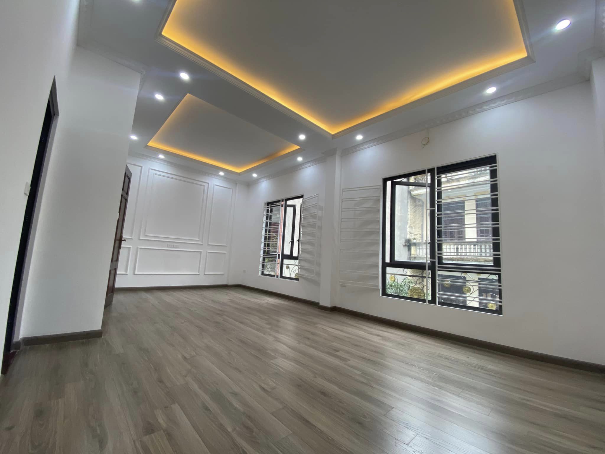 Bán nhà Văn Cao - Ba Đình – nhà đẹp ởngay - 50m2- 5T - 6tỷ