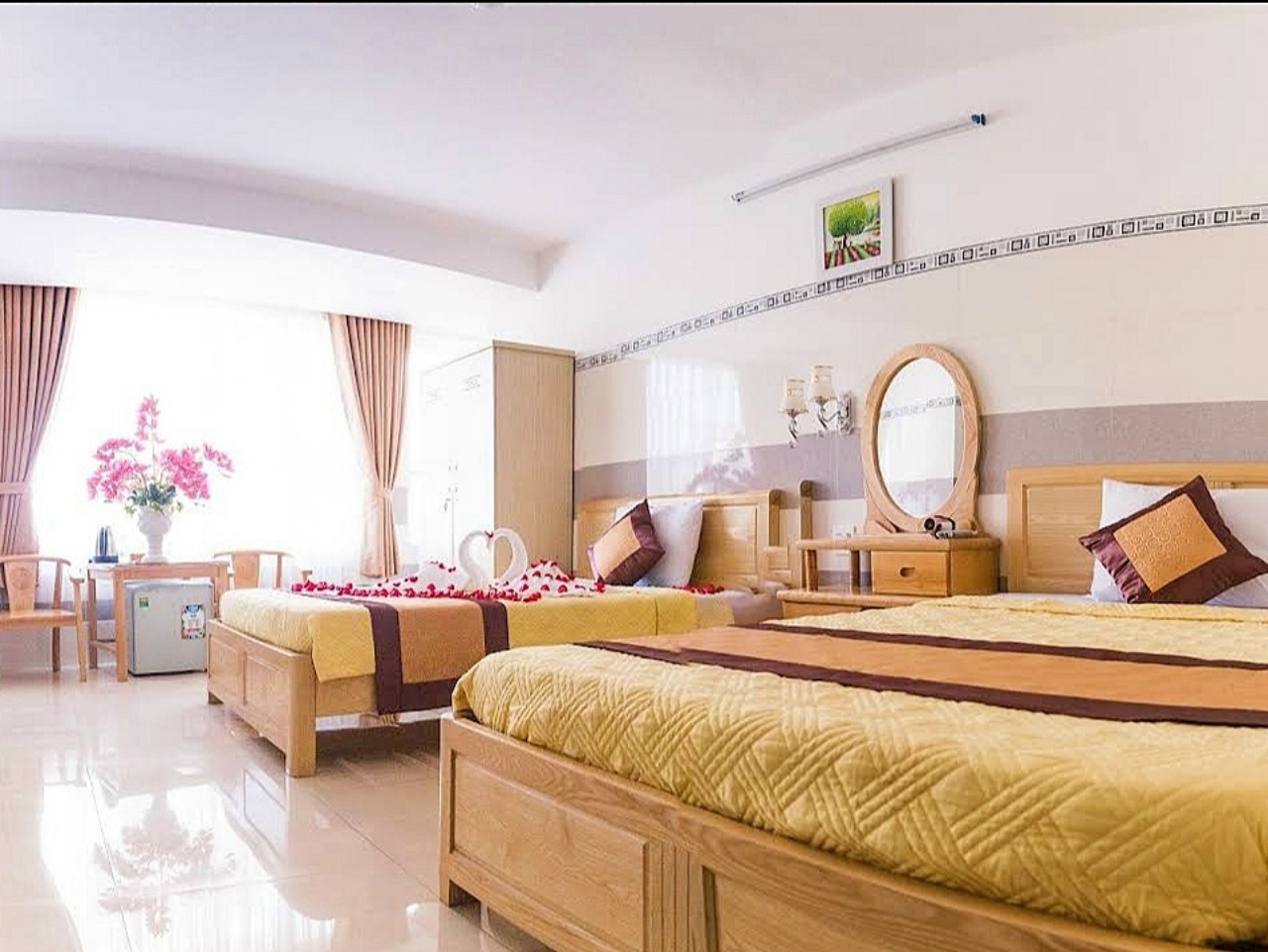 cần BÁN KHÁCH SẠN PHƯỜNG VĨNH HẢI NHA TRANG. 119M2 X 6T. 21,5 TỶ - NHA TRANG