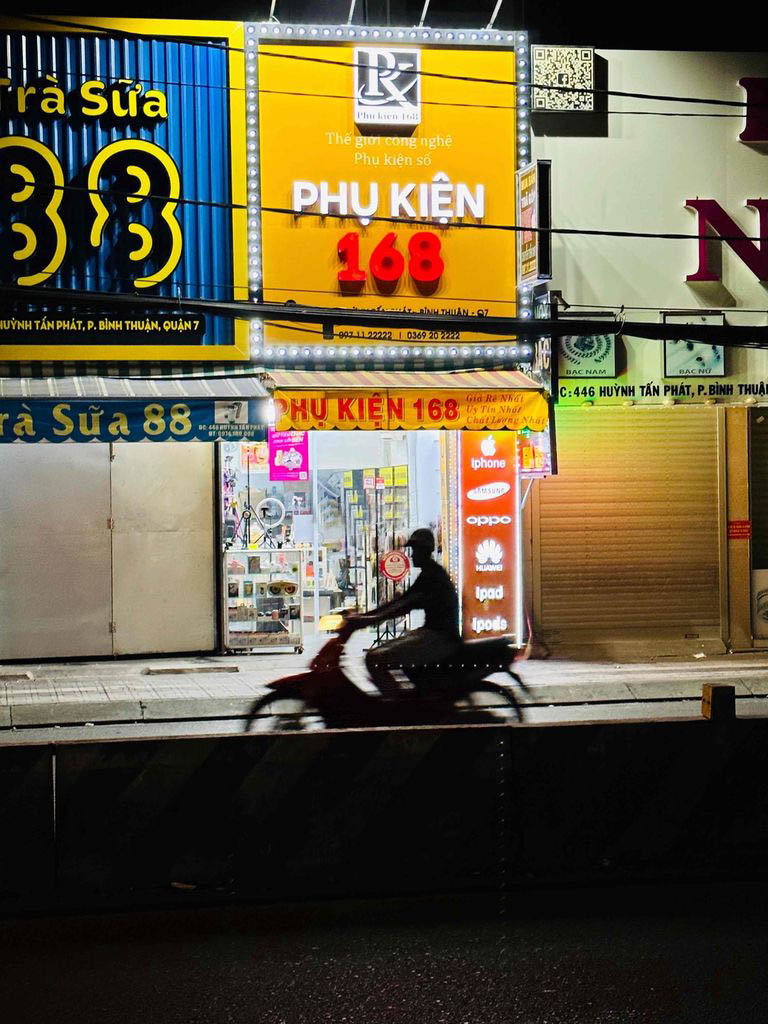 Hot! Hot! Chính Chủ Cần Sang Nhượng Tiệm Phụ Kiện Điện Thoại Tại Quận 7- Hcm