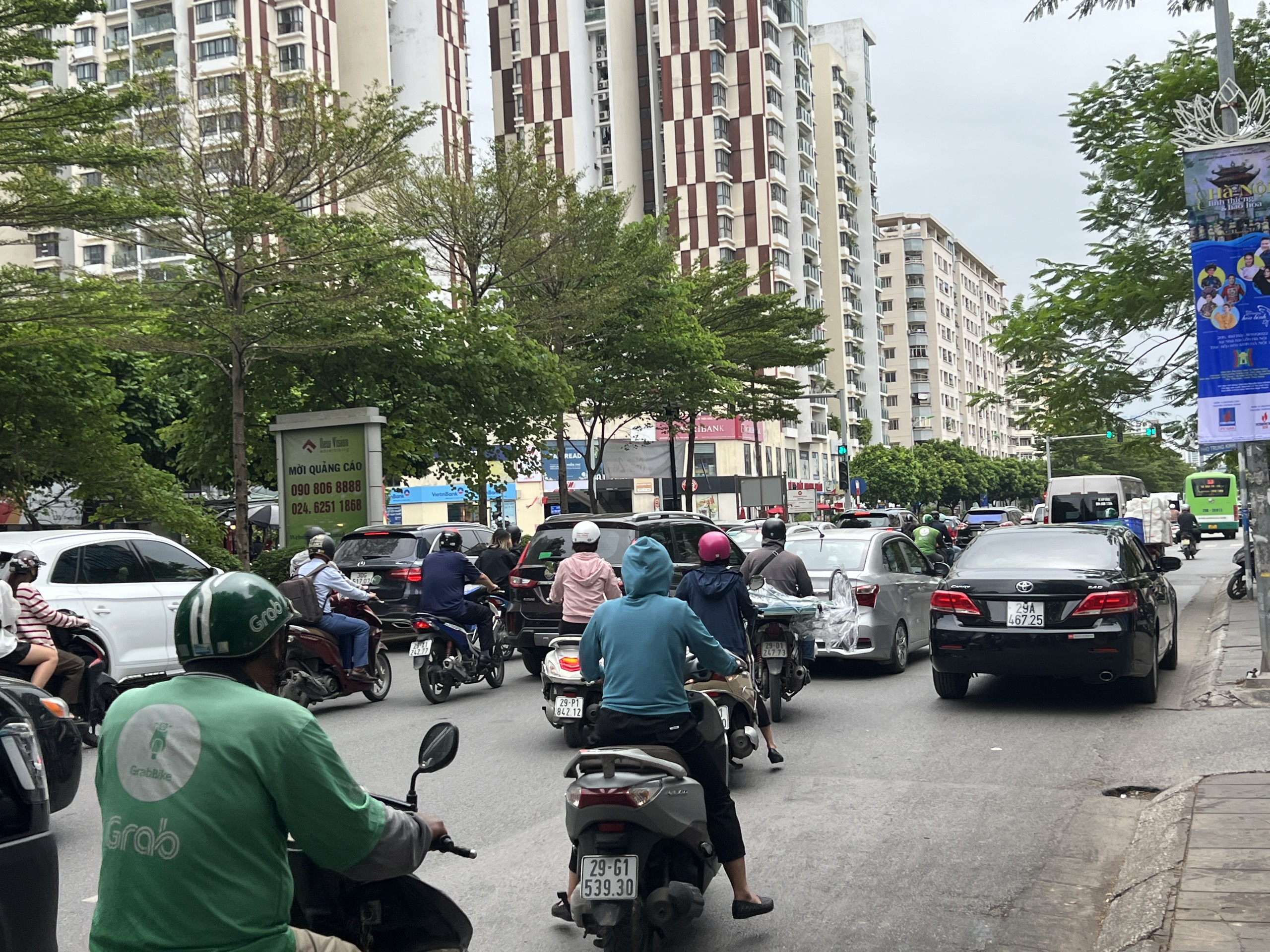 Cần bán gấp trước Tết nhà phố Nguyễn Chí Thanh - 100m2 - MT 6,6m - 23 tỷ - Lô góc vỉa hè rộng