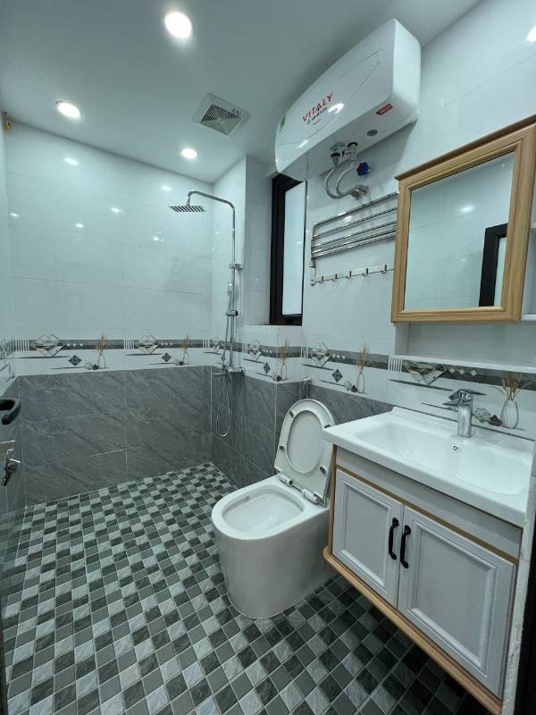 Bán nhà đẹp đón tết ngõ 68 Cầu Giấy 35 m2 x 5 tầng long lanh 5,5 tỷ