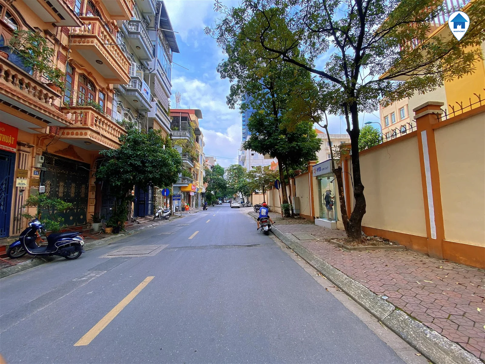ban nha duong hoang sam