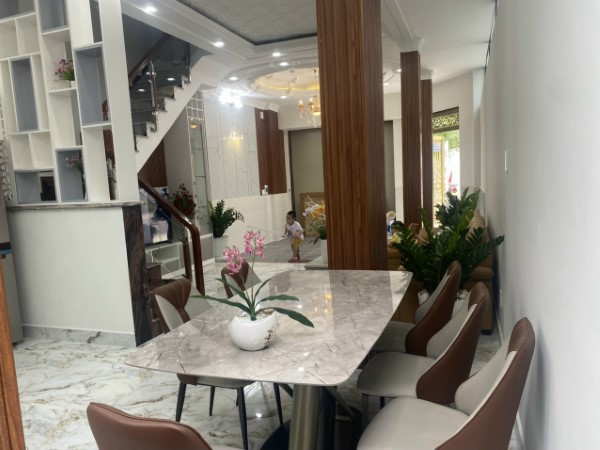 Bán nhà phố căn góc 2 mặt tiền HXH Đào Tông Nguyên Thị Trấn Nhà Bè