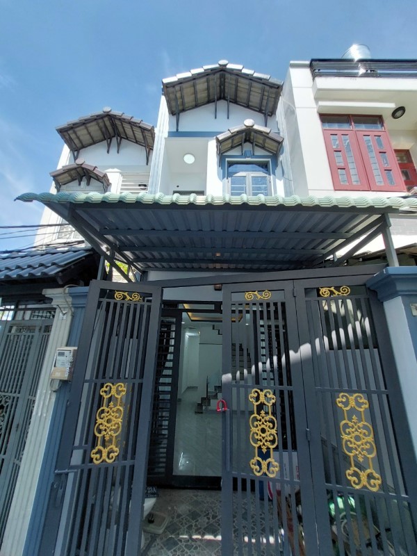 Bán nhà đẹp ở liền hẻm 2640 Huỳnh Tấn Phát Xã Phú Xuân Thị Trấn Nhà Bè.