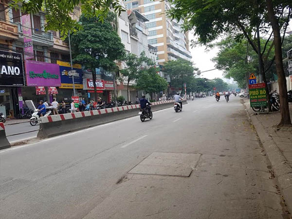 Bán nhà đường Tô Ngọc Vân, Tây Hồ. 8 tầng thang máy 30 phòng cho thuế giá 20 tỷ