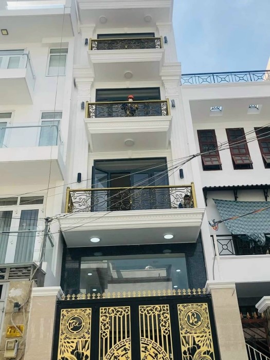 Bán nhà phố 4 lầu có thang máy mặt tiền đường số 47 P. Tân Quy Quận 7