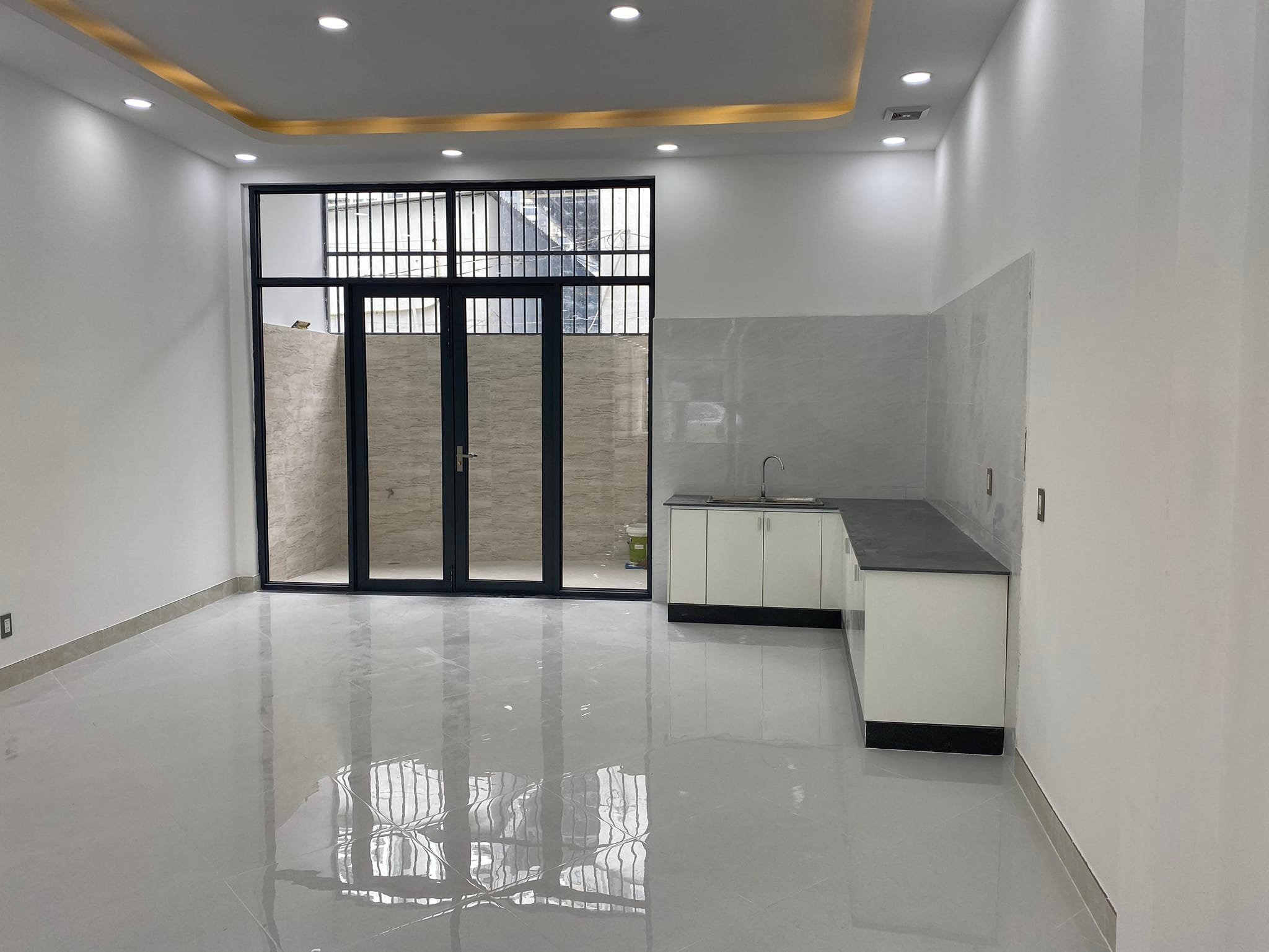 Bán nhà mặt tiền Huỳnh Tấn Phát, P. Tân Phú, Quận 7 - 129m2