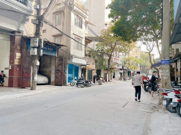 ban-nha-ngo-210-bach-dang-hoan-kiem-3-min