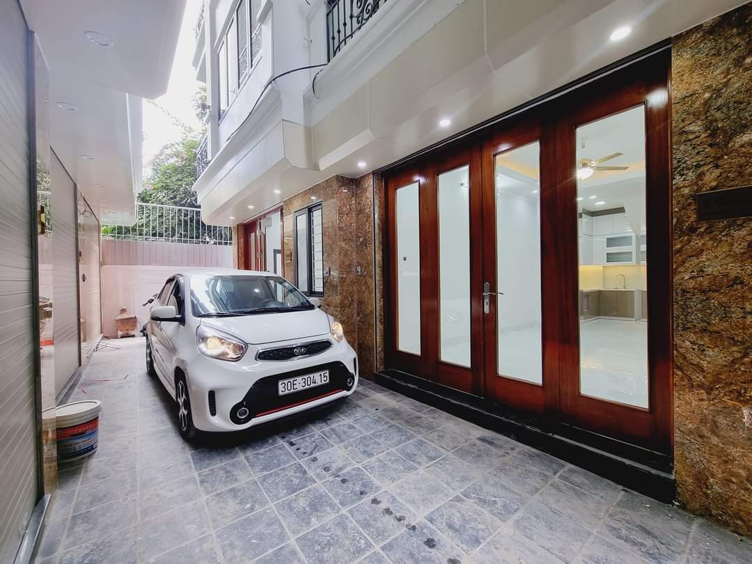 Cần bán căn nhà Ngõ 47 Nguyễn Đức Cảnh, 35m2 5 tầng, ô tô đỗ cửa, nhà mới, 4,6 tỷ