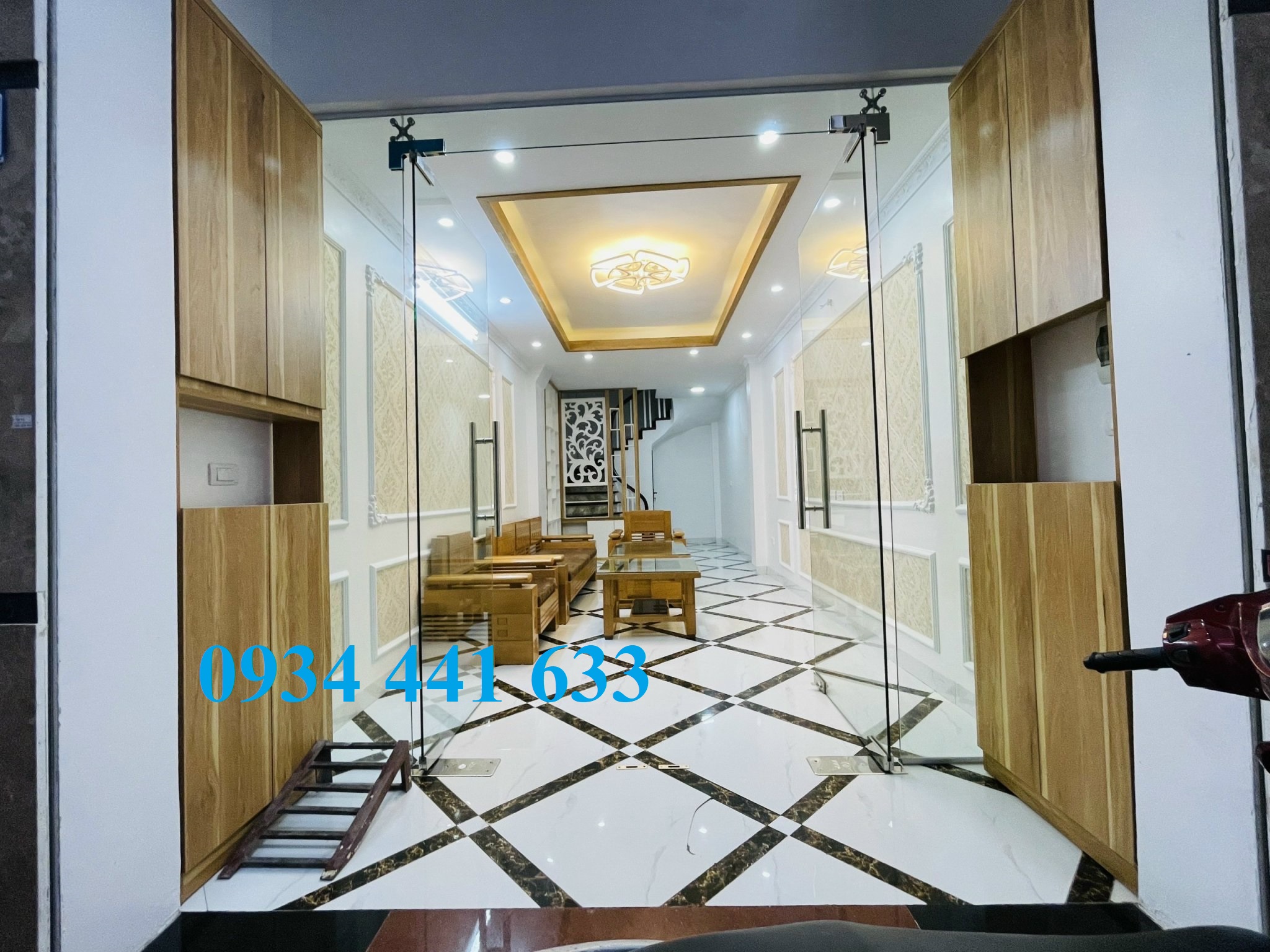 Bán nhà ngõ Kinh doanh- Thụy Khuê- Lô Góc- Giá 5,85 tỷ- Tây Hồ VIP