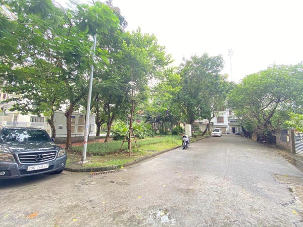ban-nha-rieng-ngo-677-lac-long-quan-3