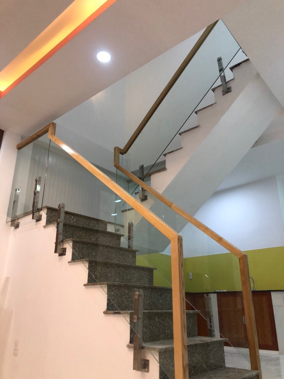 Bán nhà hxh trung tâm Quận 10 44m2 sổ vuông vức giá 4 tỷ 8