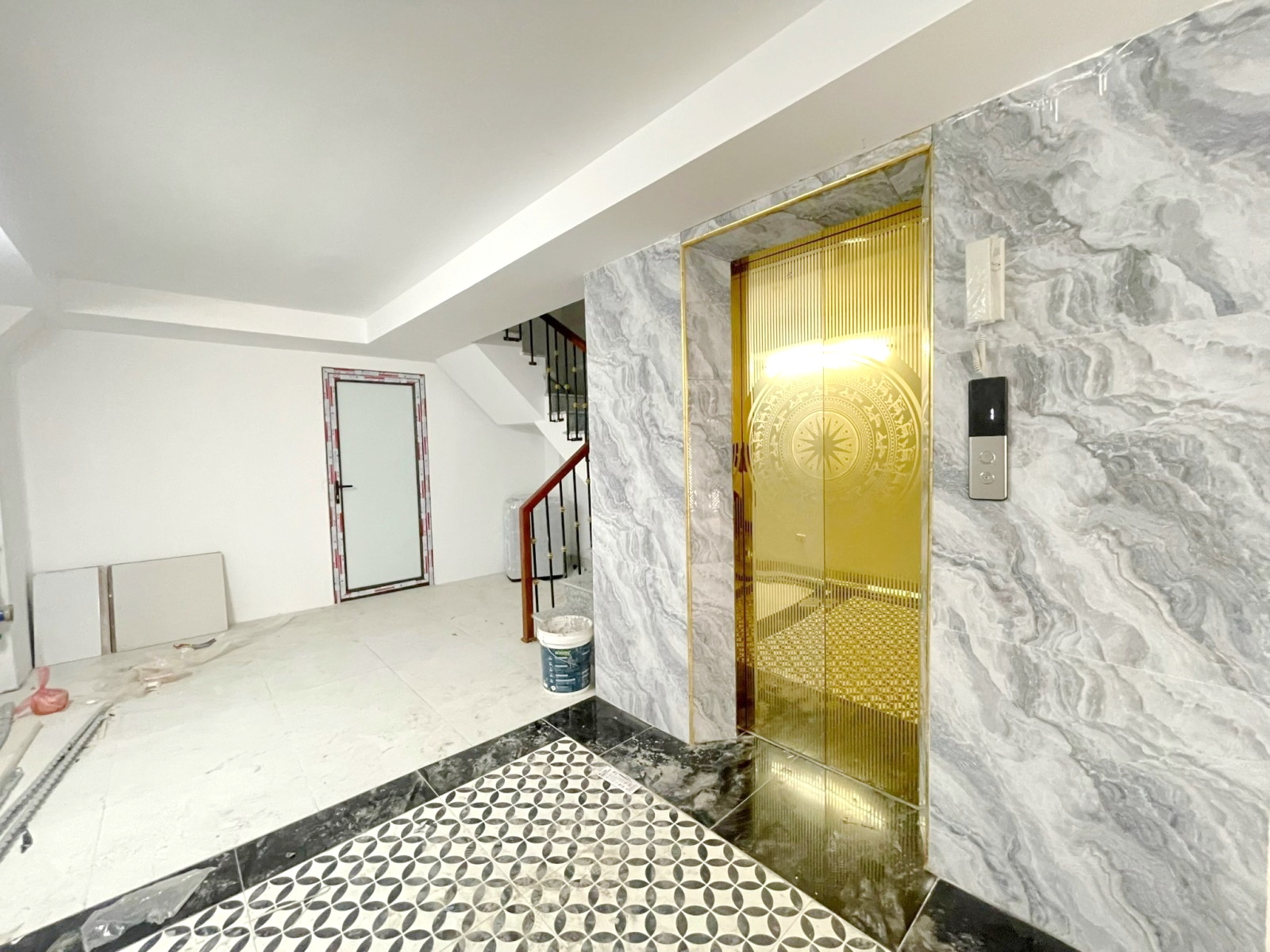 Bán toà nhà Lê Trọng Tấn 80m Cho thuê phòng Phân lô Ô tô tránh Giá cực tốt