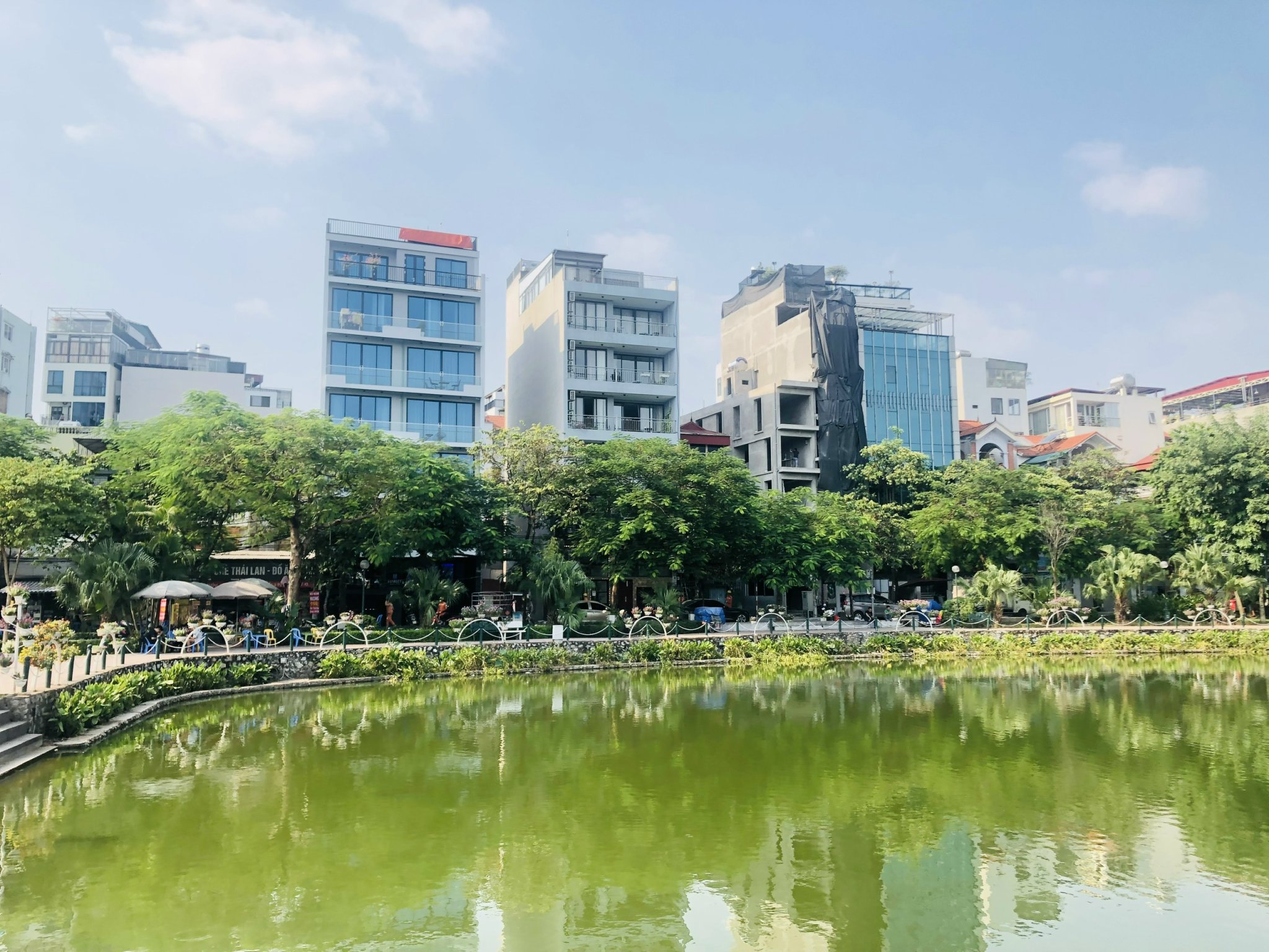 Bán nhà 6T mặt phố Trịnh Công Sơn Tây Hồ MT gần 8m giá chỉ 3x tỷ