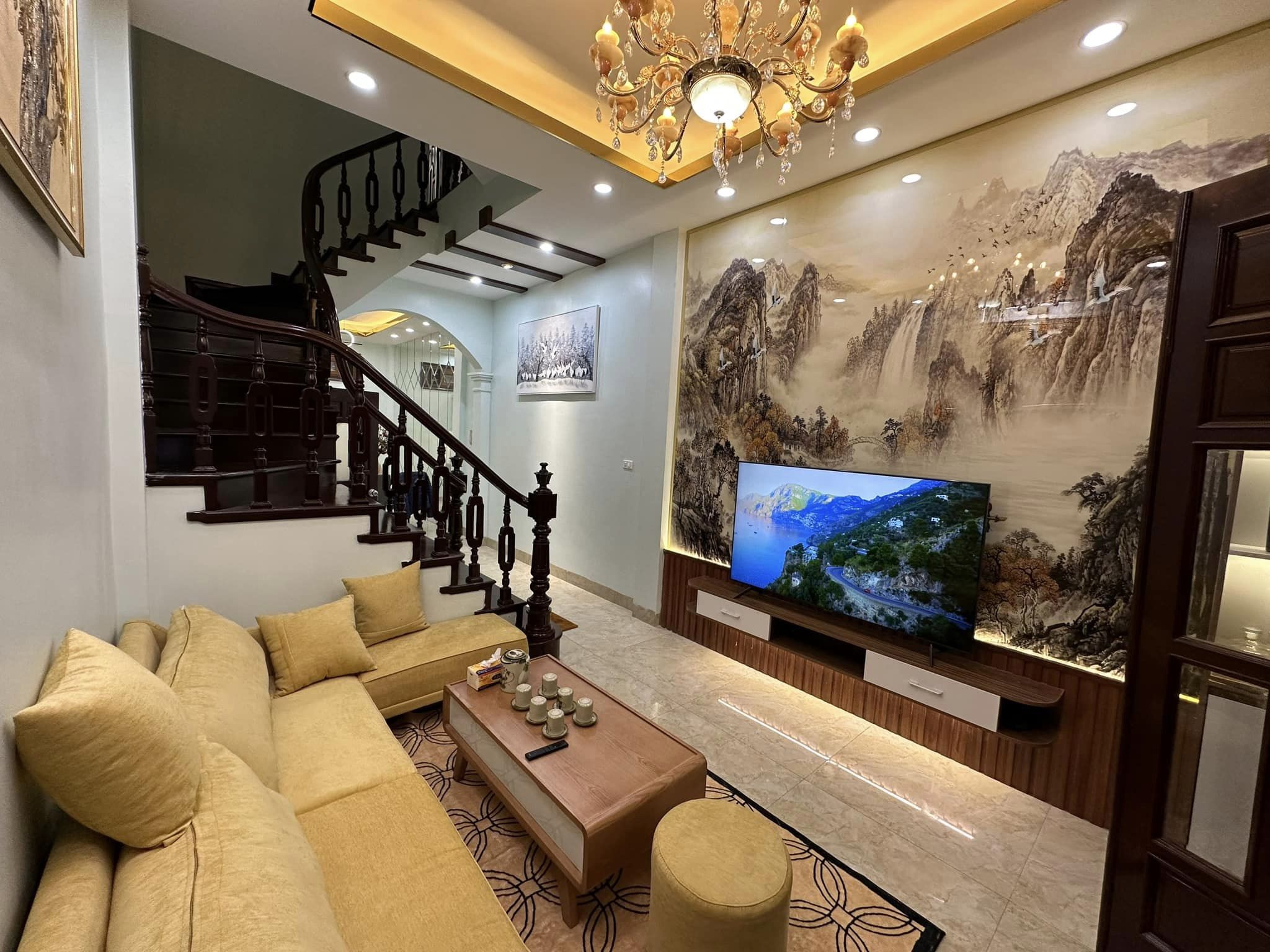 BÁN NHÀ PHÁO ĐÀI LÁNG- TRUNG TÂM ĐỐNG ĐA- NHÀ ĐẸP- GẦN PHỐ- CHỦ TỰ XÂY- TIỆN ÍCH NGẬP TRÀN