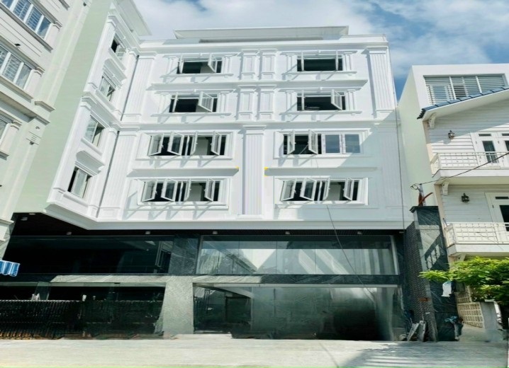 Cho thuê tòa nhà văn phòng mặt tiền Bàu Cát, Phường 14, Quận Tân Bình. 26x21m, hầm, 7 tầng