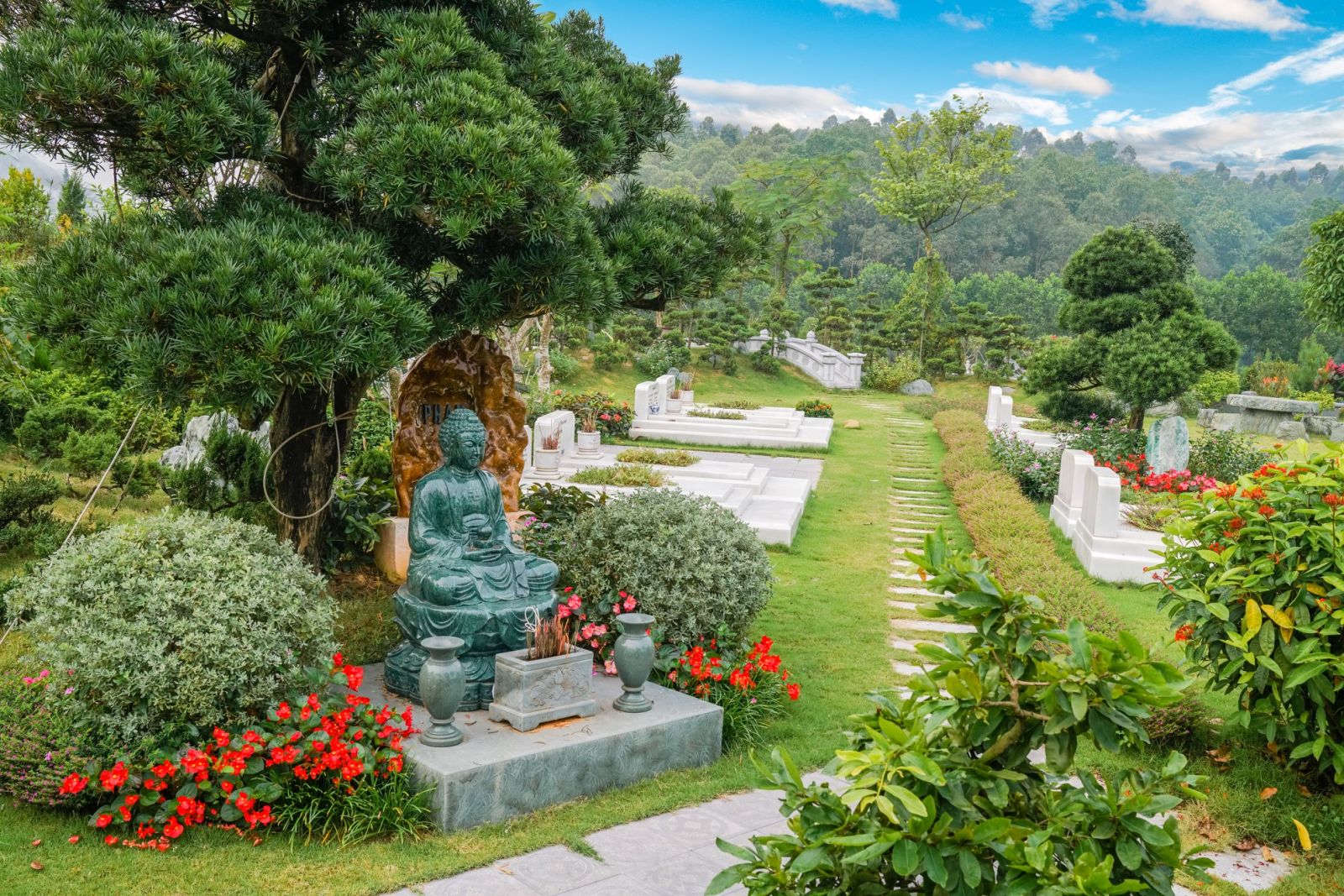 cong vien nghia trang thien duc vinh hang vien 1465120 1