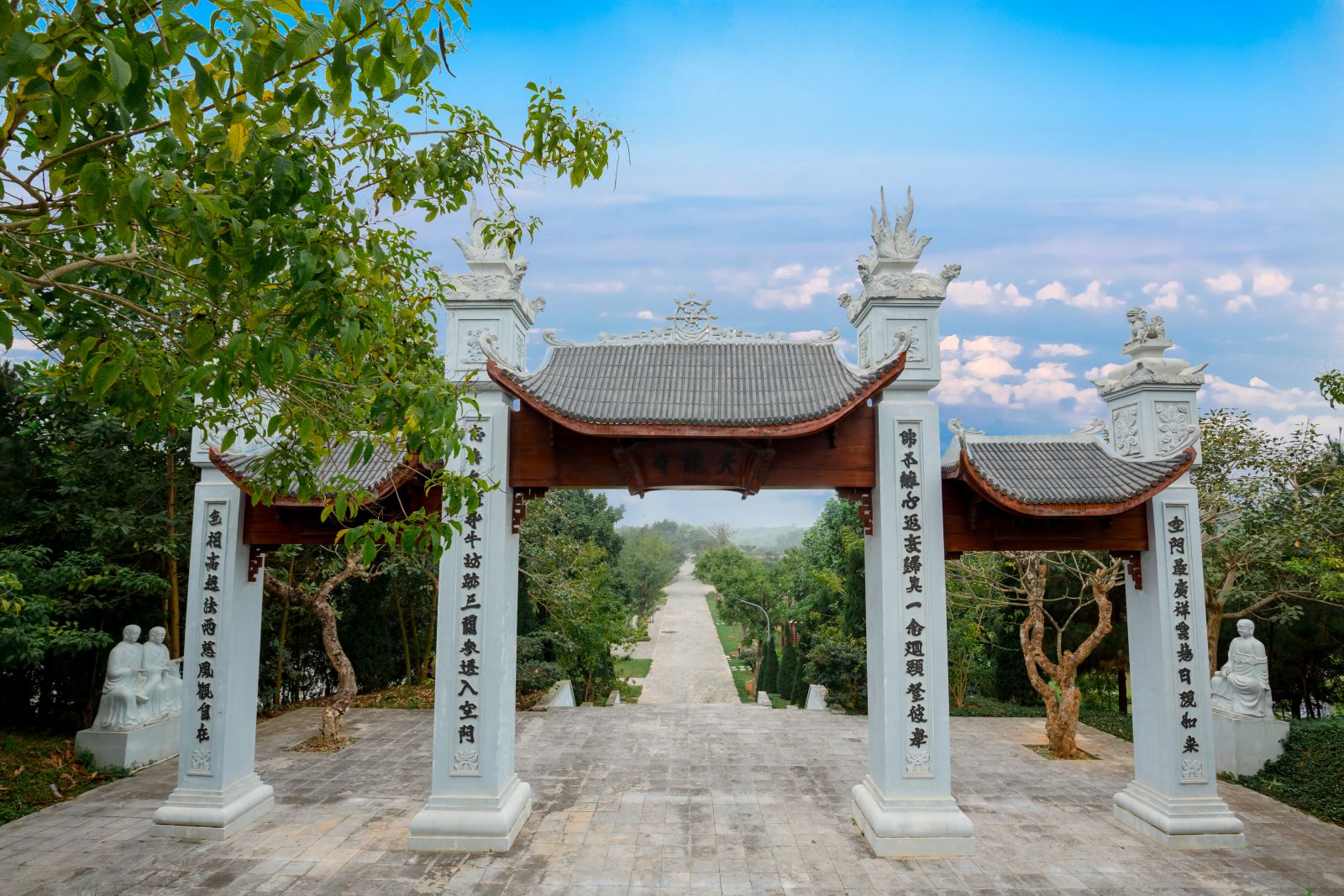 cong vien nghia trang thien duc vinh hang vien 1465120 5