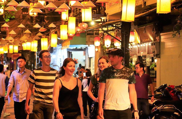 19 tỷ Nhà phố cổ Đào Duy Từ Hoàn Kiếm 32m 6 tầng mặt tiền 4.6m kinh doanh đỉnh