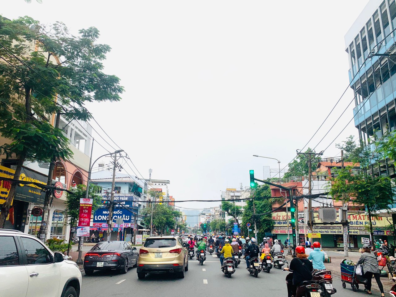 Bán nhà Mặt tiền Phan Văn Trị gần Chợ Bà Chiểu 115m2 (6x21m). 1 Trệt- 1Lầu giá 21tỷ5 TL