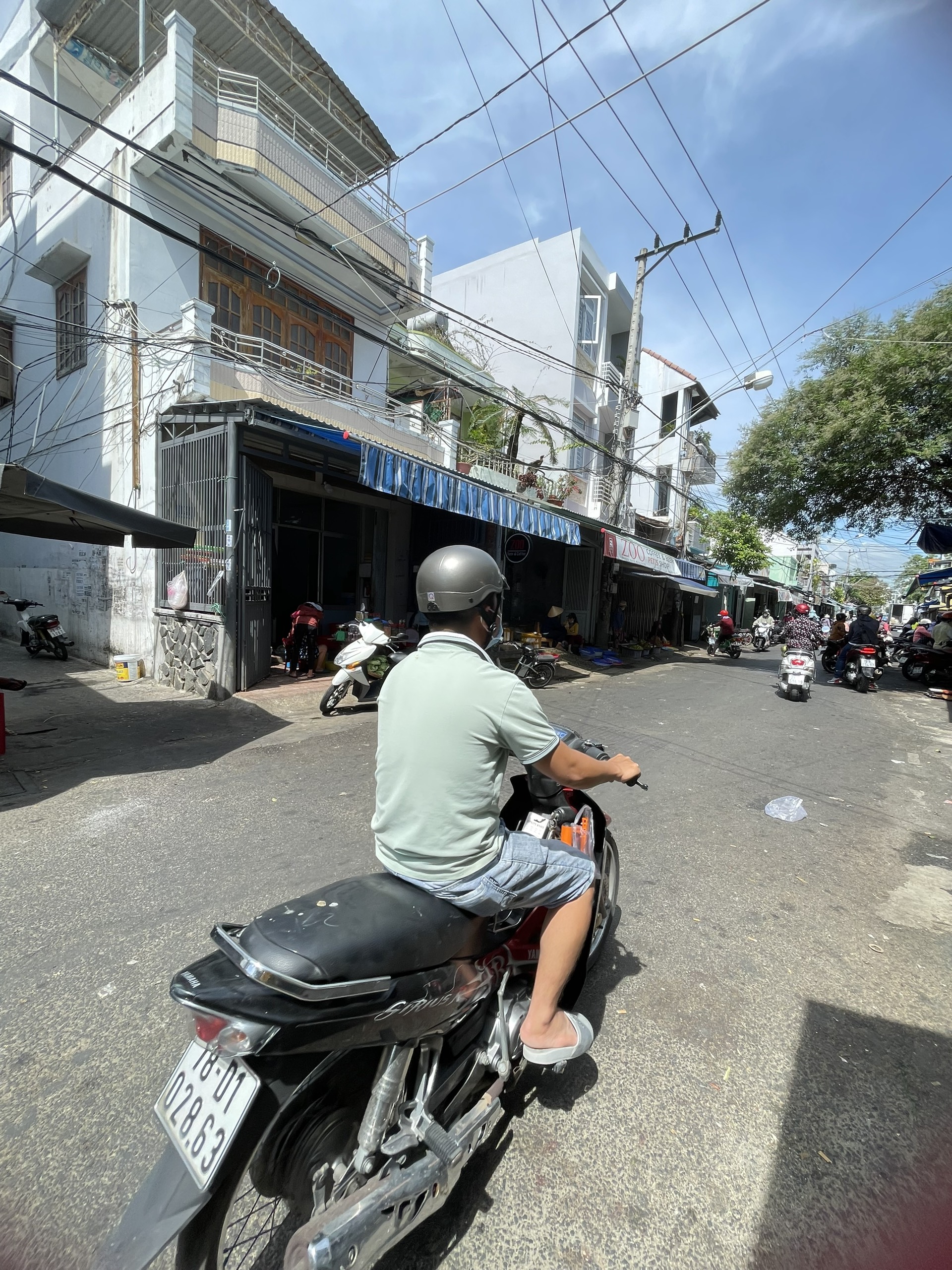 Bán nhà 3 tầng mặt tiền đường Đồng Nai gần chợ có 70m2 nhà yến 12 năm đang khai thác.