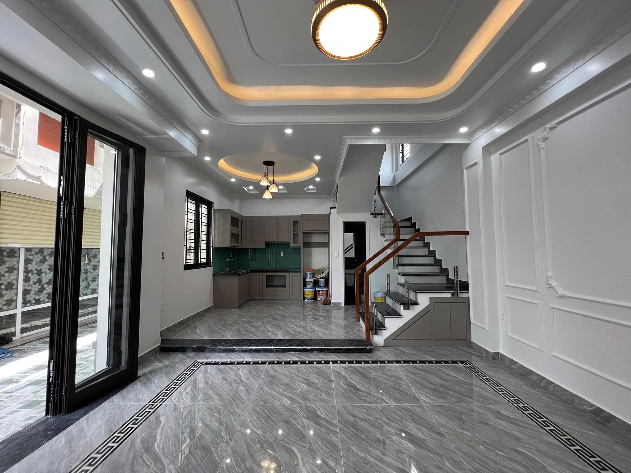 Siêu hiếm, nhà Quan Nhân xây 4 tầng, 3phòng ngủ, full nội thất, cạnh Royal City. Giá chỉ 3.350 tỷ