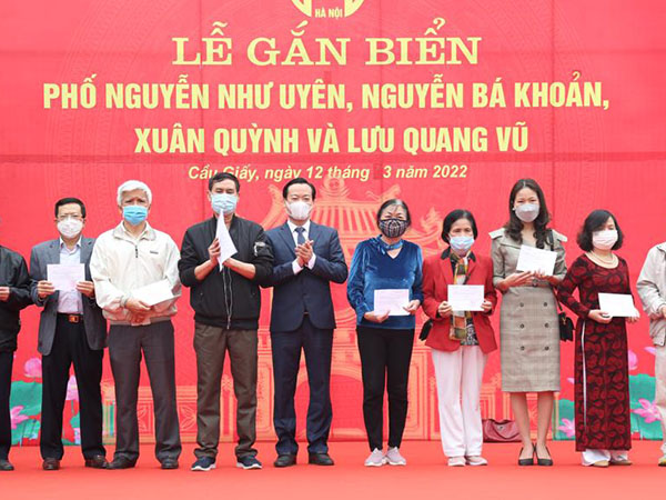 ban nha nguyen nhu uyen cau giay