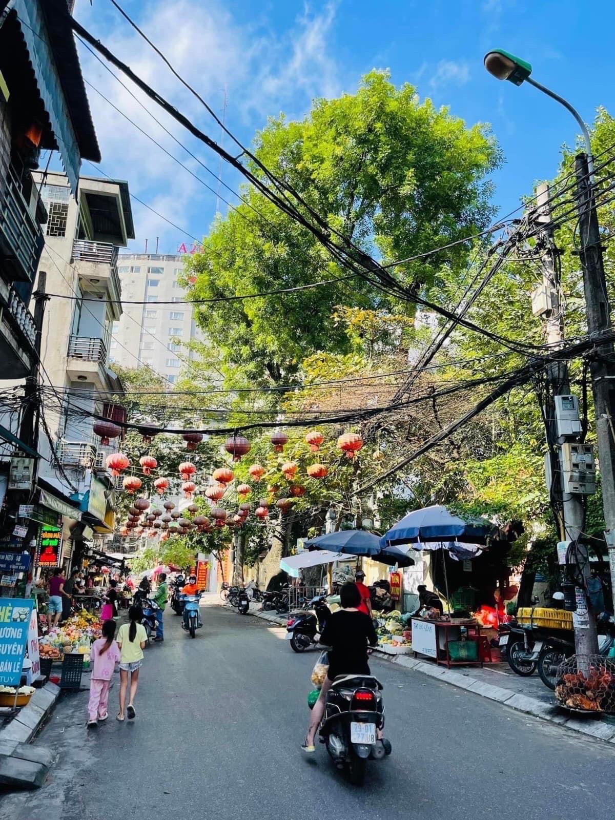 BÁN NHÀ MẶT PHỐ VĨNH TUY QUẬN HAI BÀ TRƯNG - 22M 5 TẦNG MT 3.5M - DƯỚI 6 TỶ CÓ NHÀ MẶT PHỐ QUẬN HAI BÀ KINH DOANH SẦM UẤT