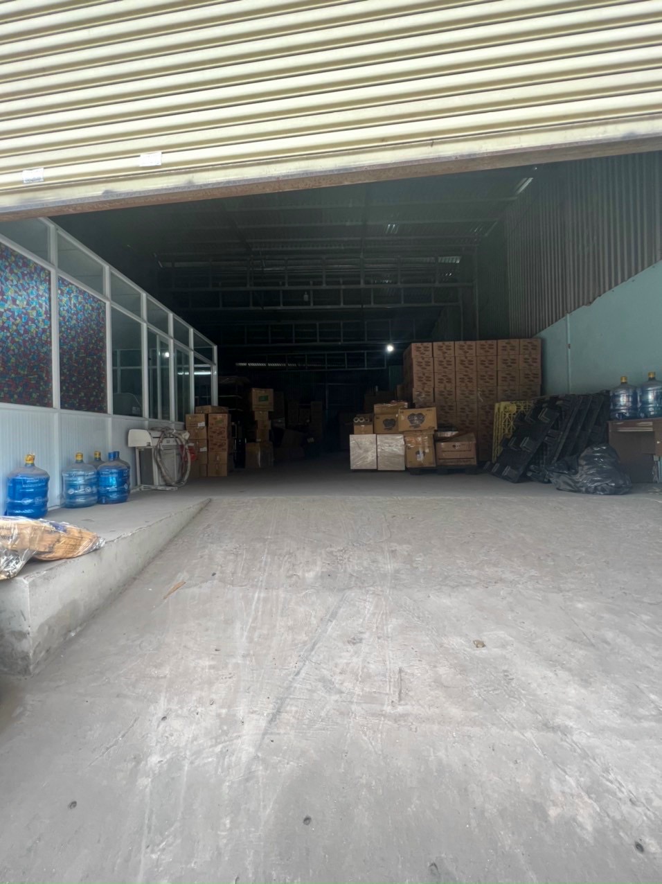 Cho thuê kho xưởng 220m2.Mặt Tiền Đường xe continer ra vào,phường Thới An.Q12