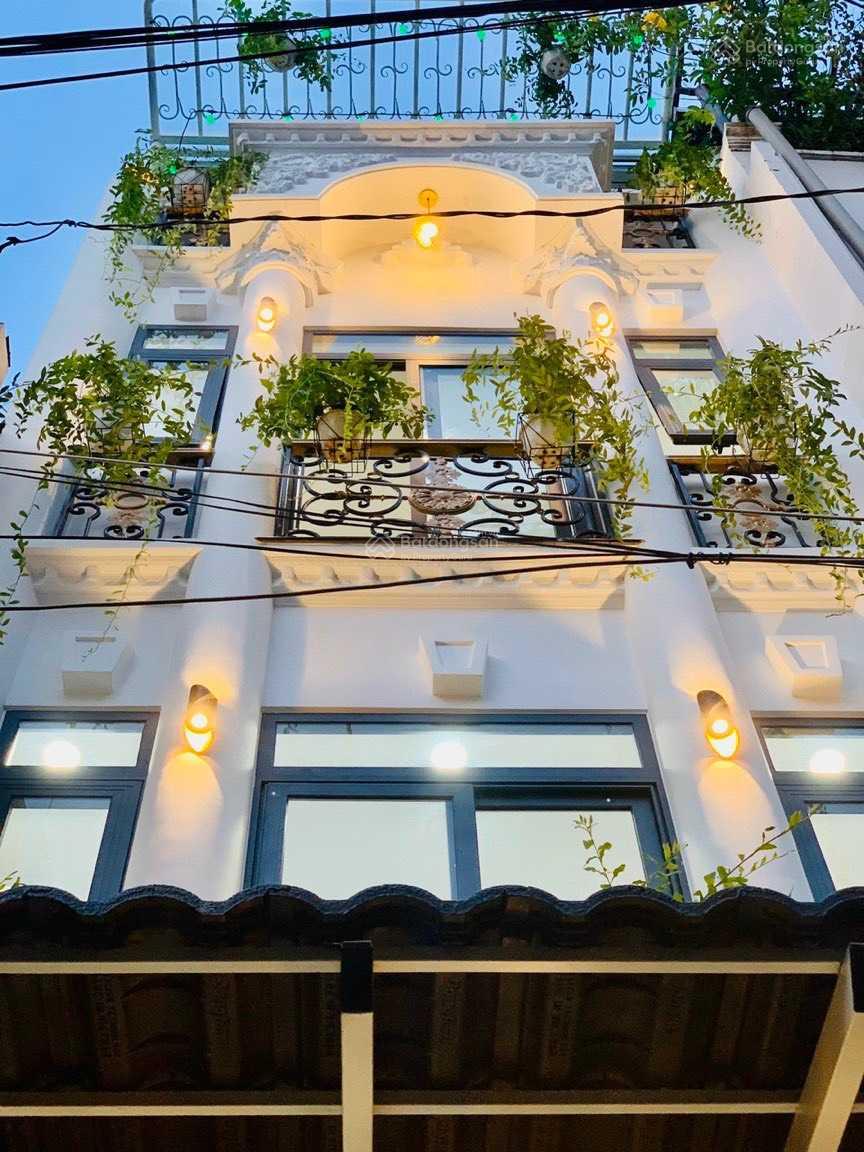 CC cần bán gấp nhà HXH Vip Lê Văn Sỹ P11 Phú Nhuận(3.5x12m NH 5m)trệt 2 lầu ST 4PN 4WC. Giá 7 tỷ150