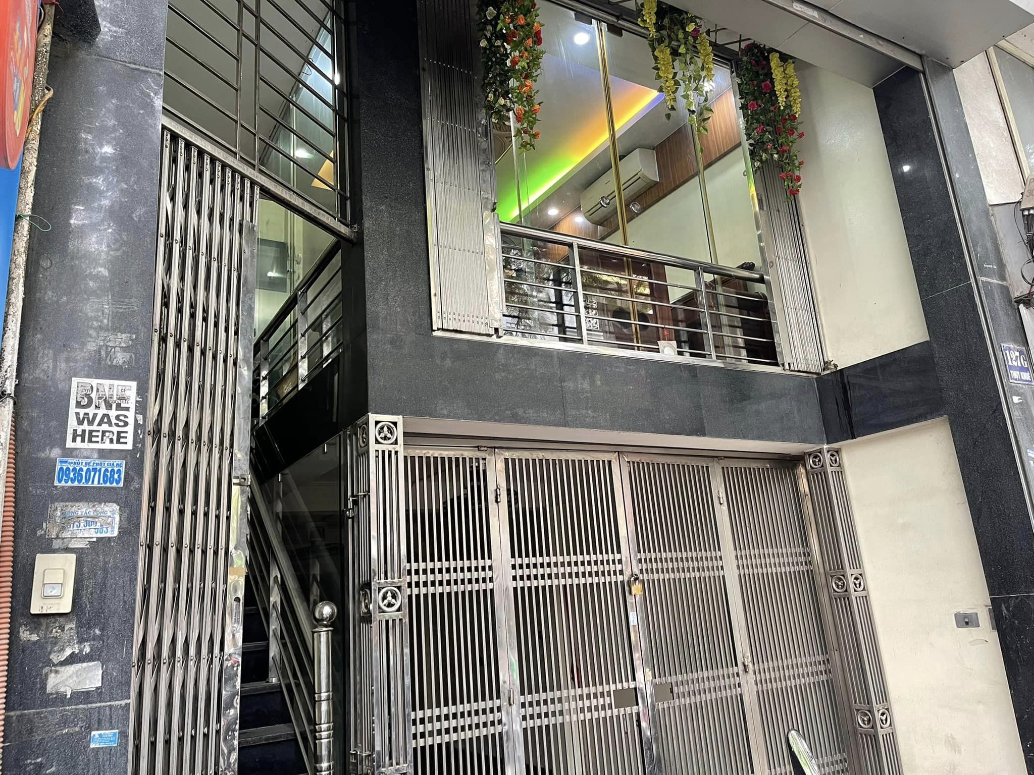 Bán nhà Đường Cầu Giấy, kinh doanh HÓT, diện tích 115m2, 5 tầng, MT 7.7m, giá 27,5 tỷ